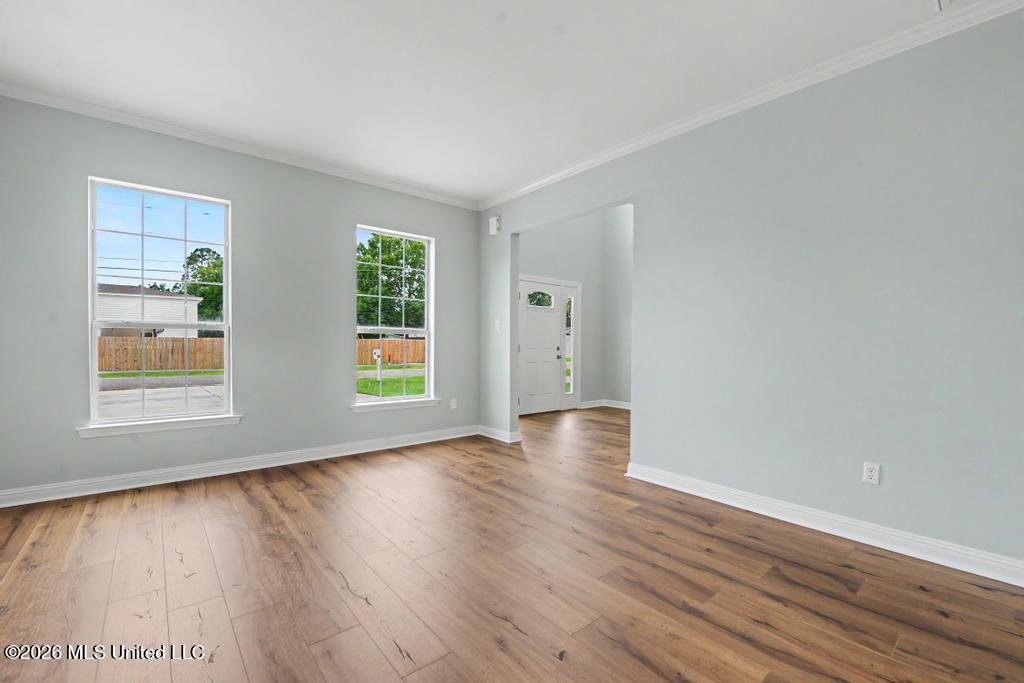 8218 Groveland Road Property Photo 6