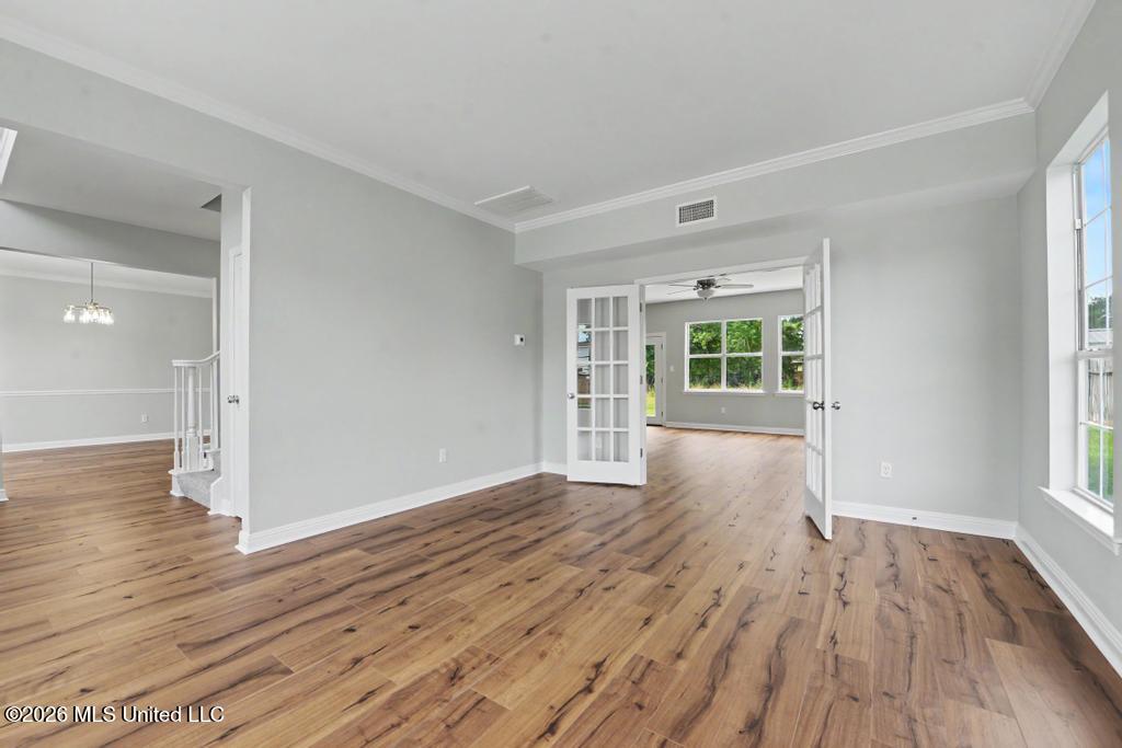 8218 Groveland Road Property Photo 7