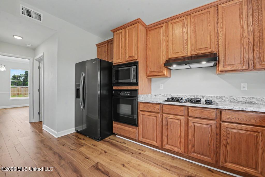 8218 Groveland Road Property Photo 11