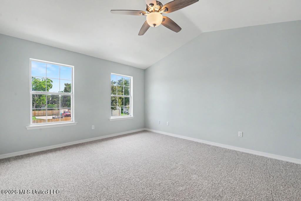 8218 Groveland Road Property Photo 14