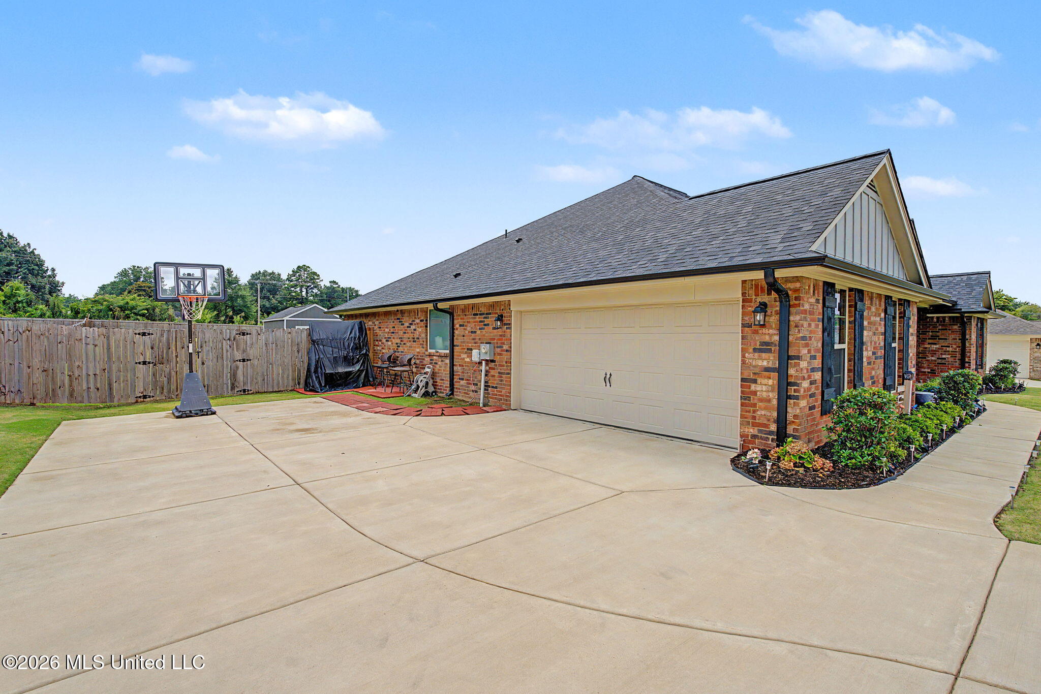 5933 Grove Lane Property Photo 5