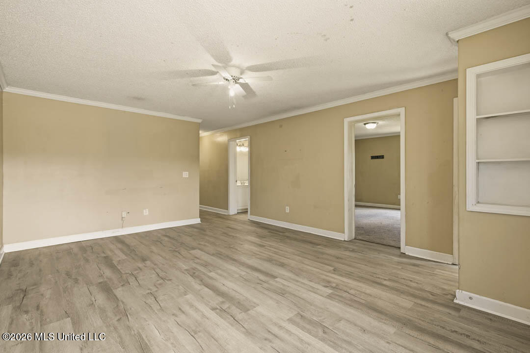 194 Hawthorne Drive Property Photo 5
