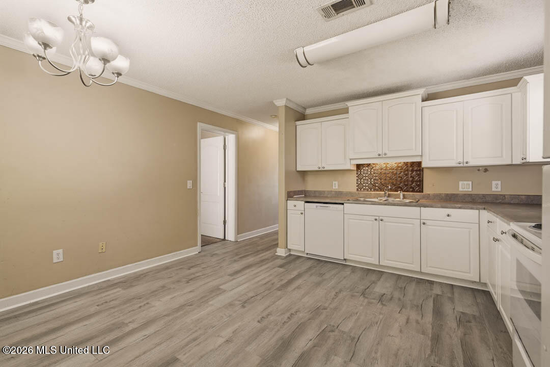 194 Hawthorne Drive Property Photo 10