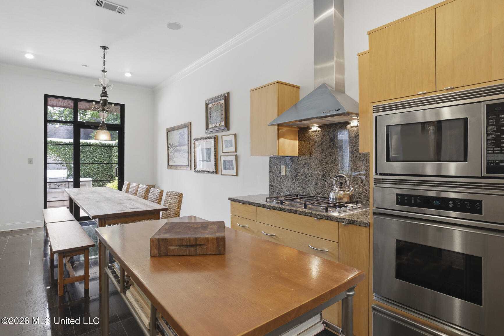 1 Carlyle Place Property Photo 6
