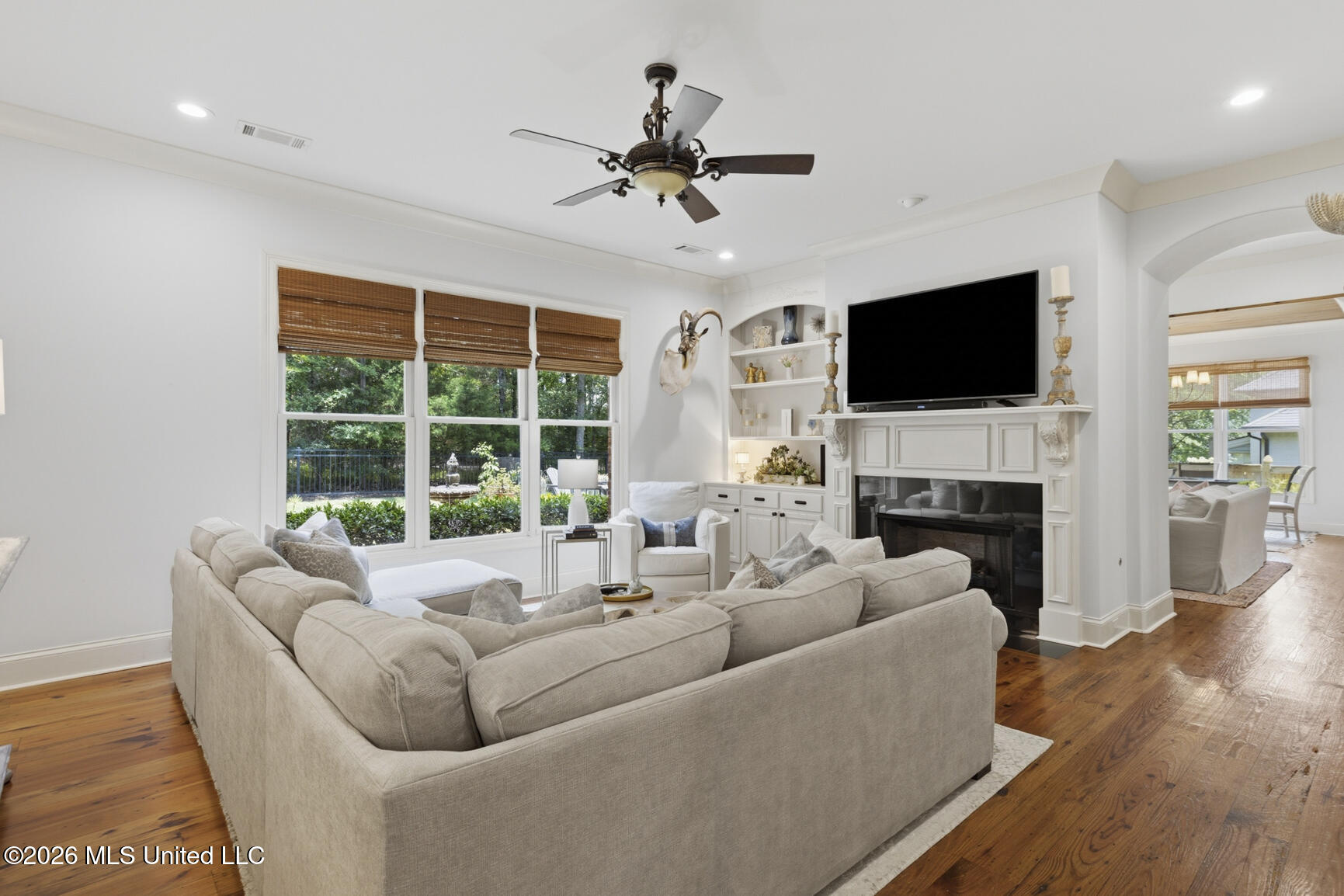 100 Cedar Woods Drive Property Photo 8