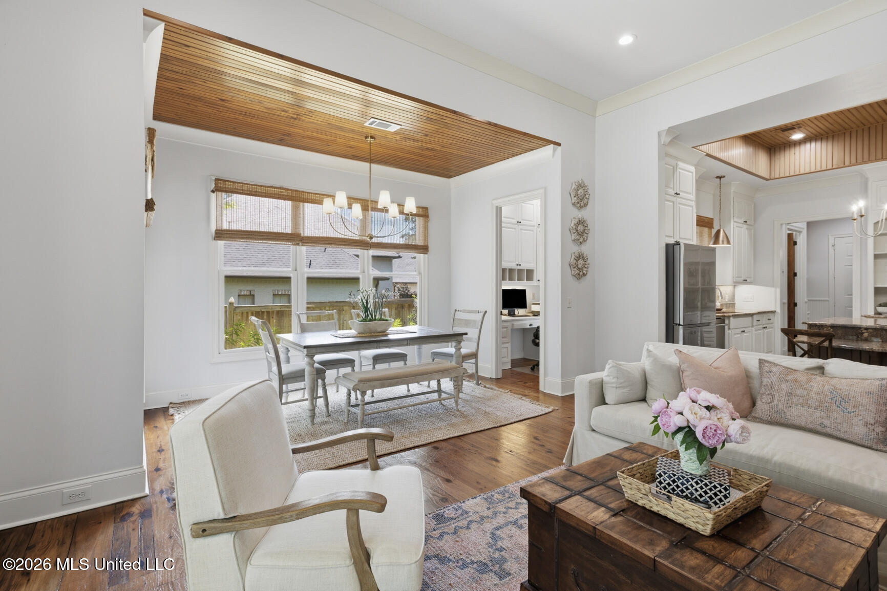 100 Cedar Woods Drive Property Photo 15