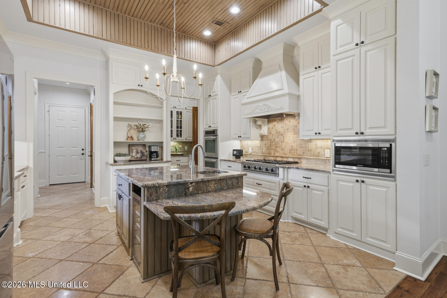 100 Cedar Woods Drive Property Photo 19