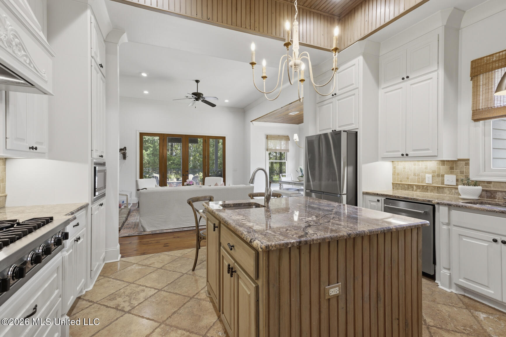 100 Cedar Woods Drive Property Photo 22