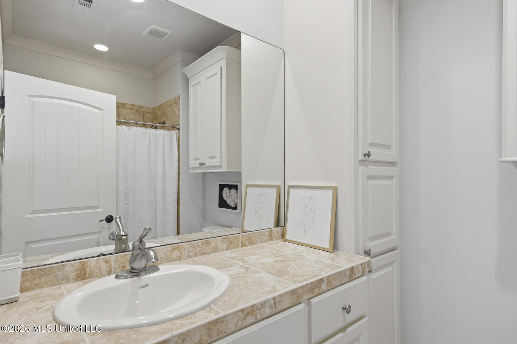 100 Cedar Woods Drive Property Photo 43