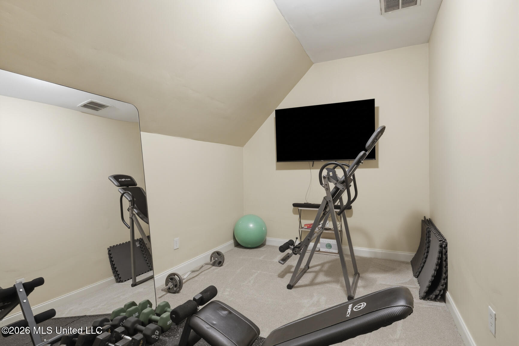 100 Cedar Woods Drive Property Photo 47