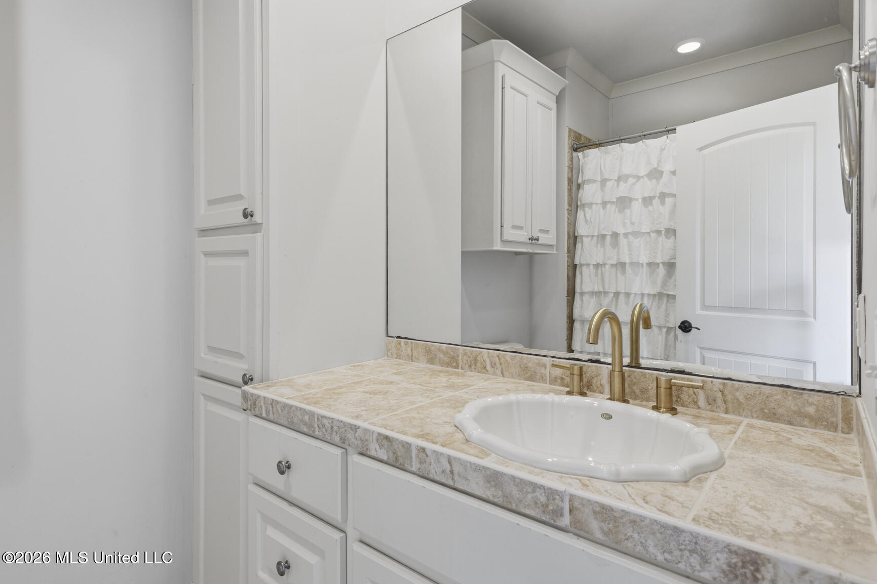 100 Cedar Woods Drive Property Photo 48