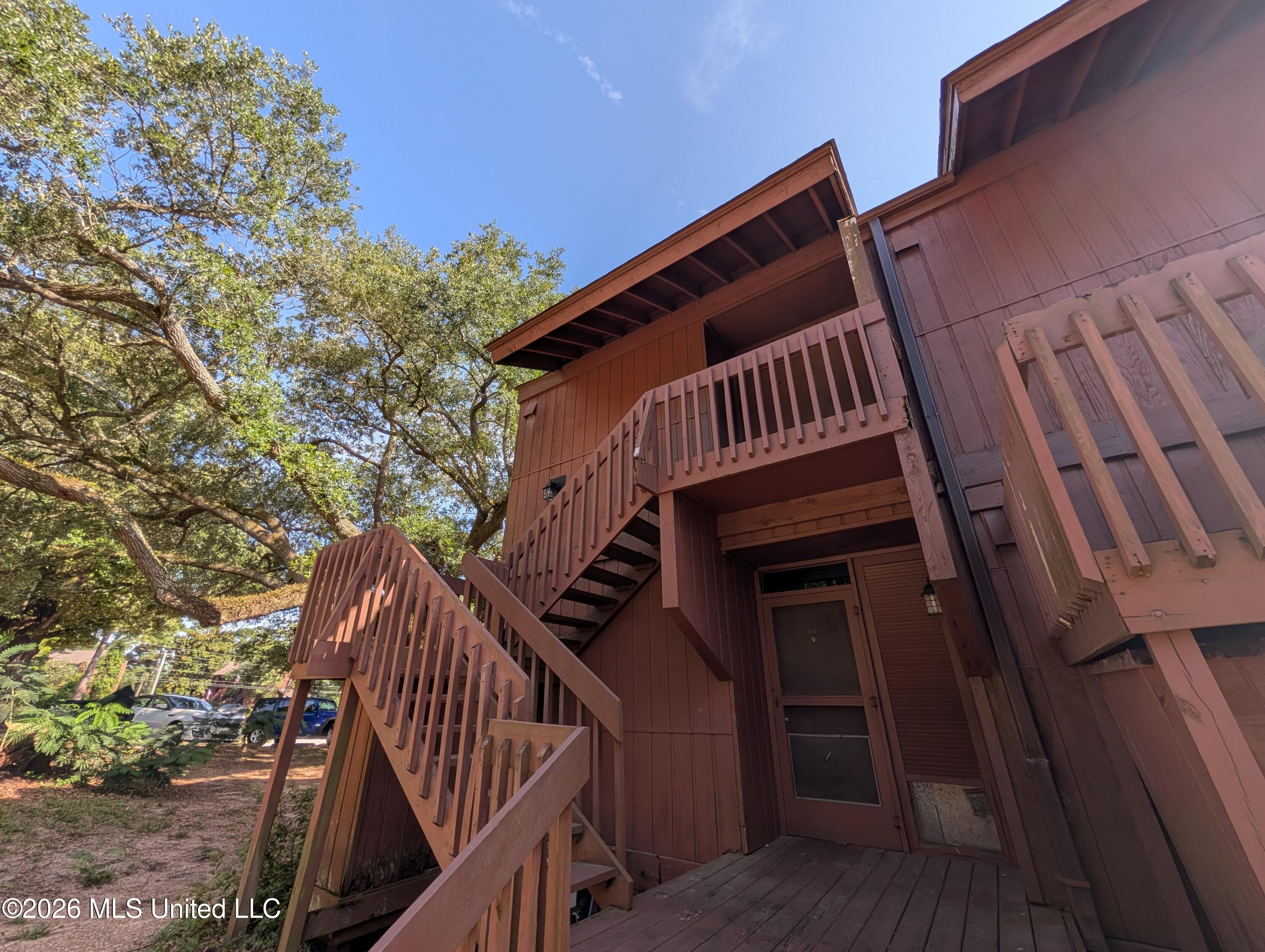 232 Lakeside Villla Property Photo 7
