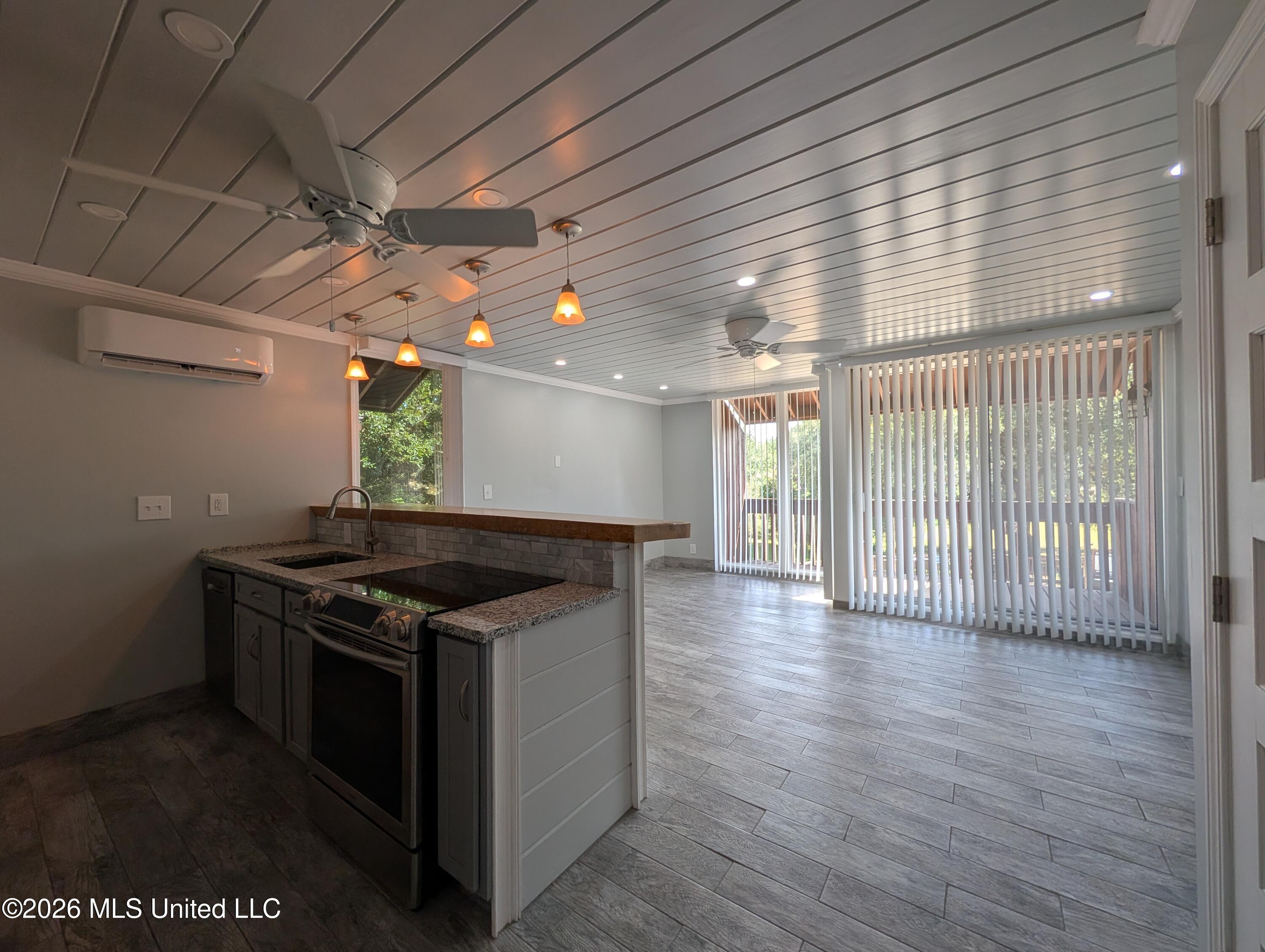232 Lakeside Villla Property Photo 12
