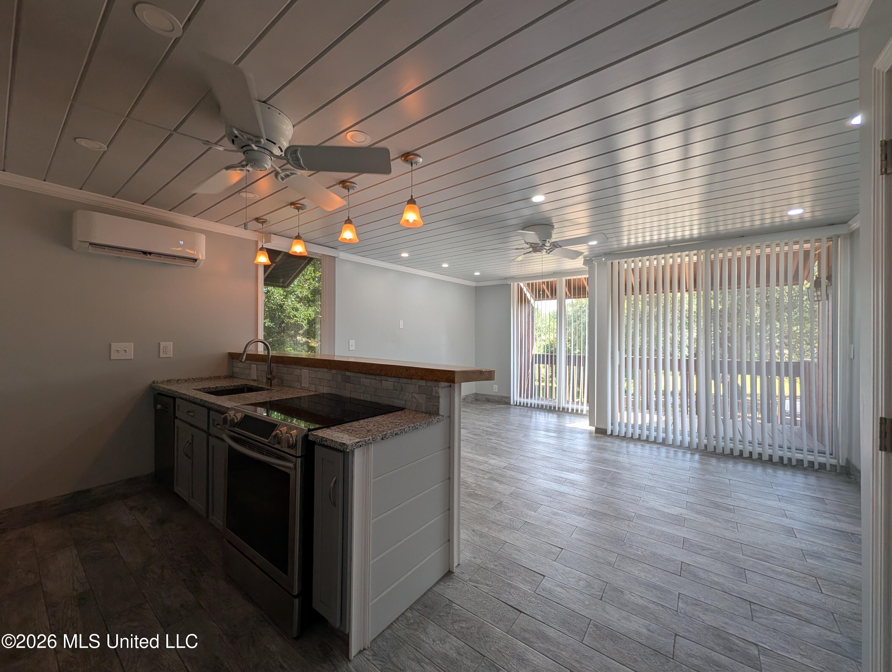 232 Lakeside Villla Property Photo 13