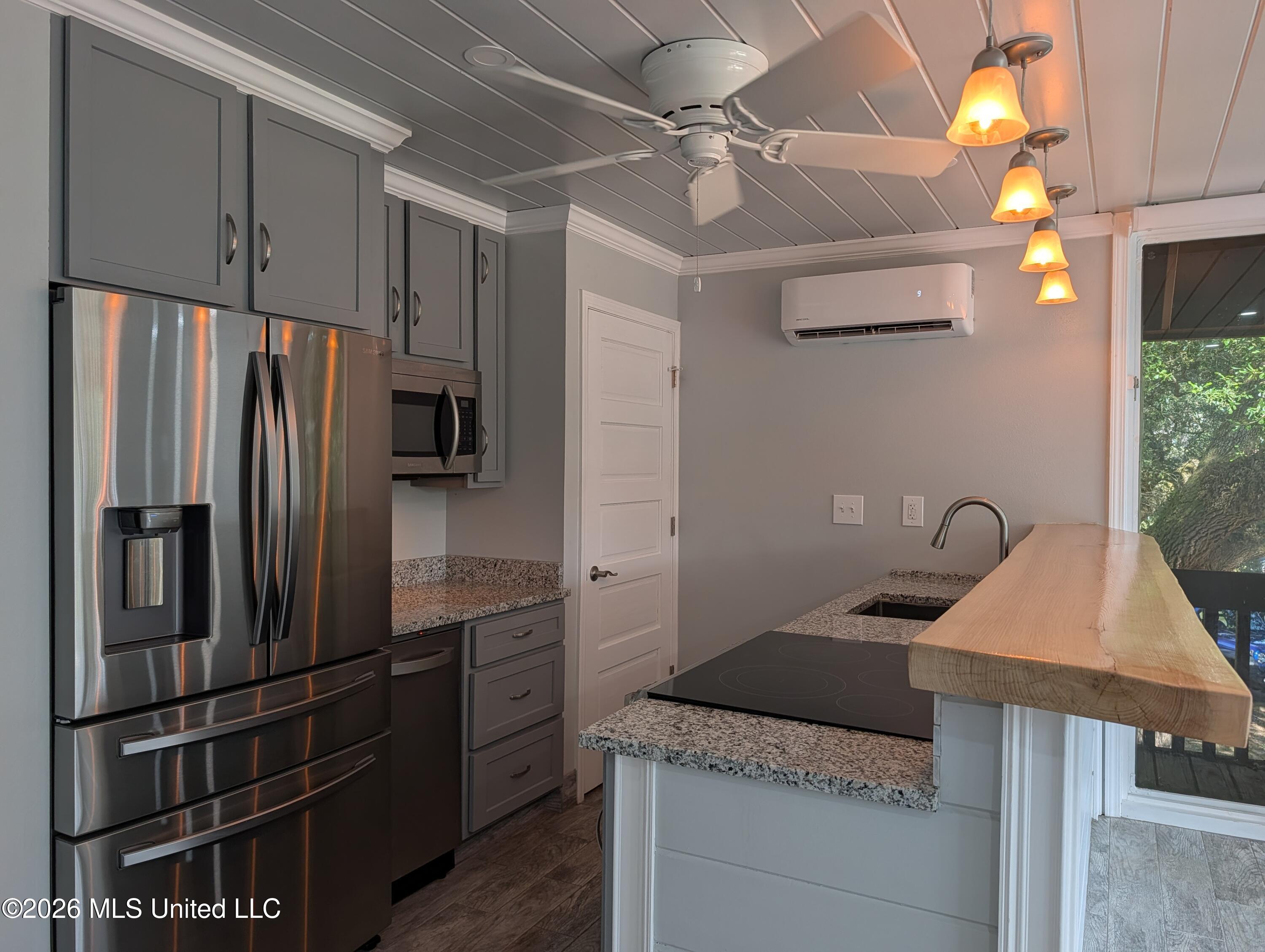 232 Lakeside Villla Property Photo 14