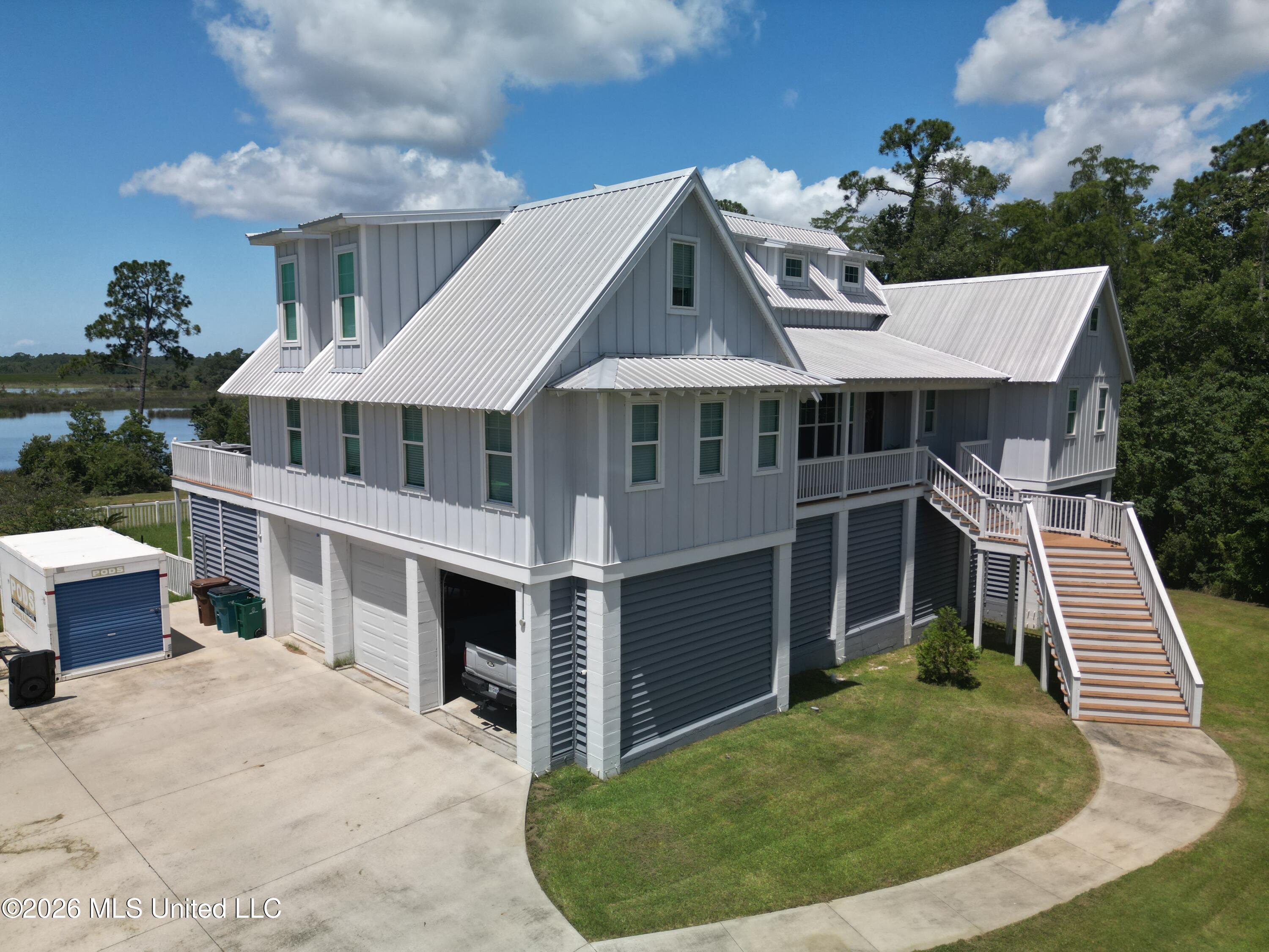10565 Shorecrest Road Property Photo 4
