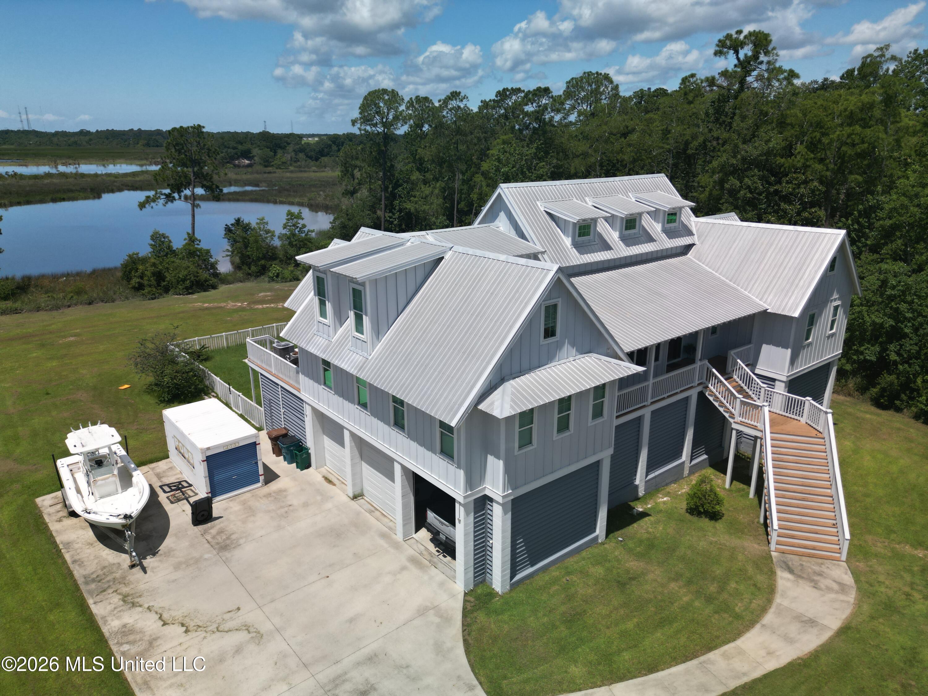 10565 Shorecrest Road Property Photo 5