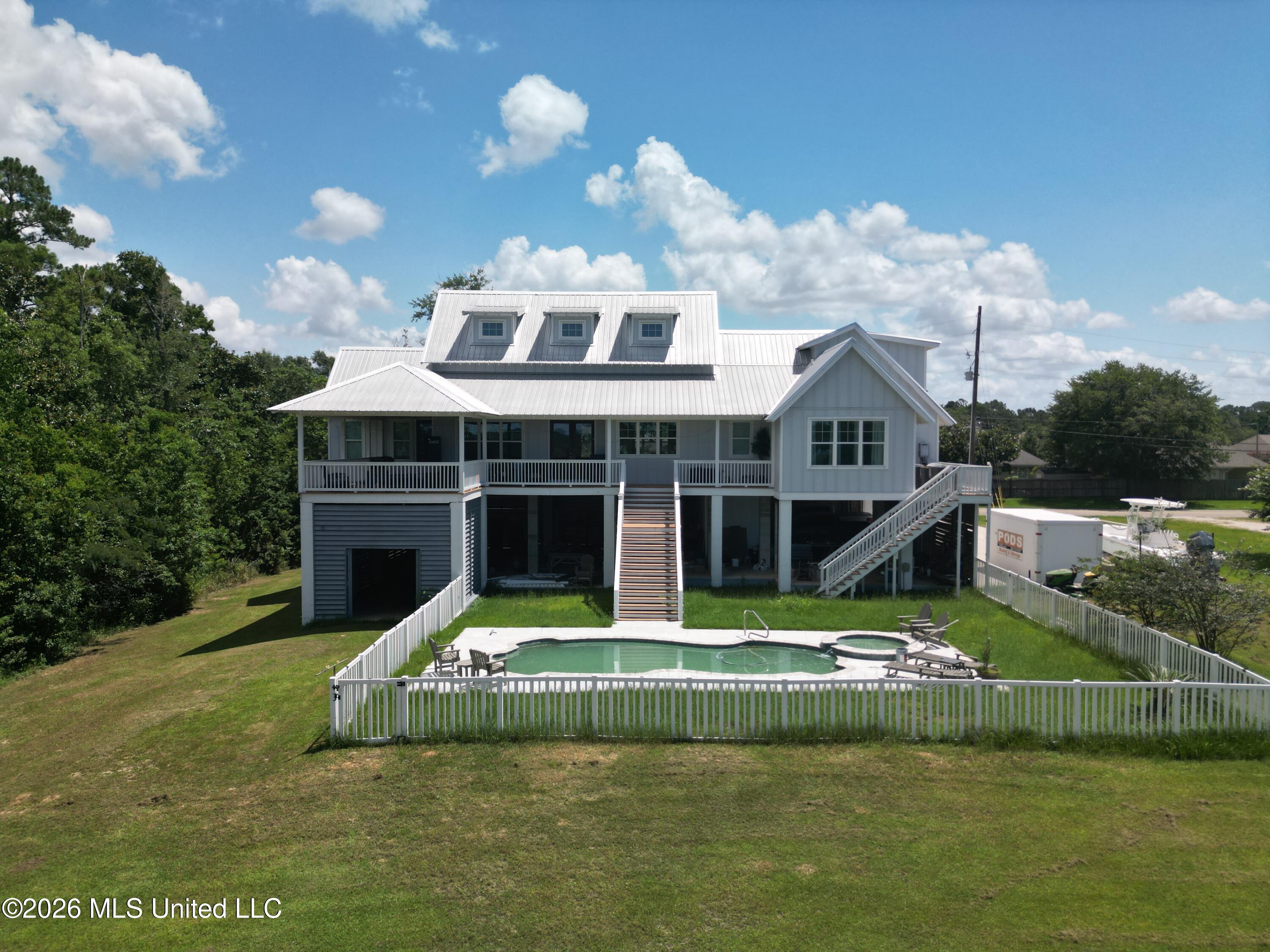 10565 Shorecrest Road Property Photo 6