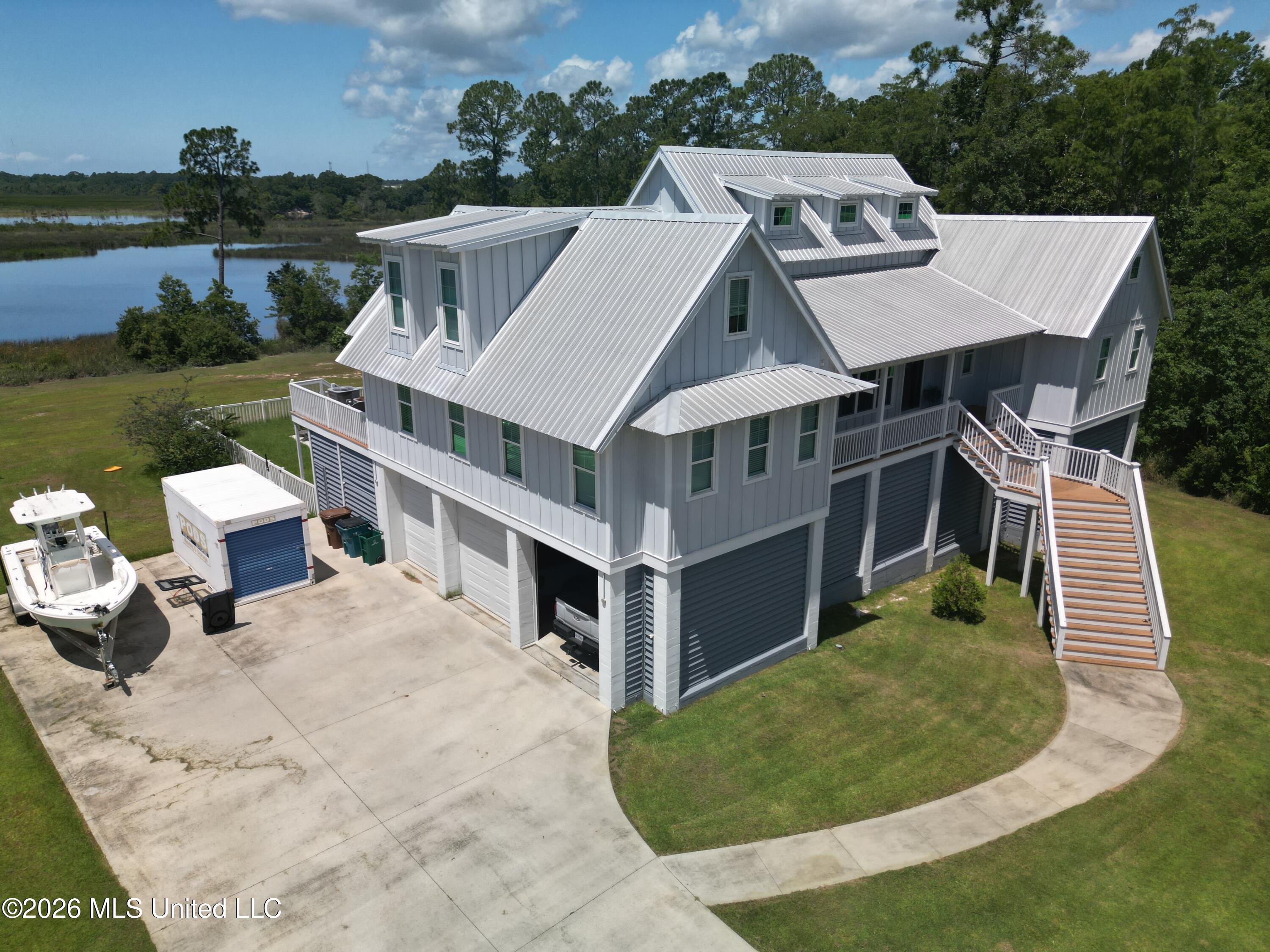 10565 Shorecrest Road Property Photo 8