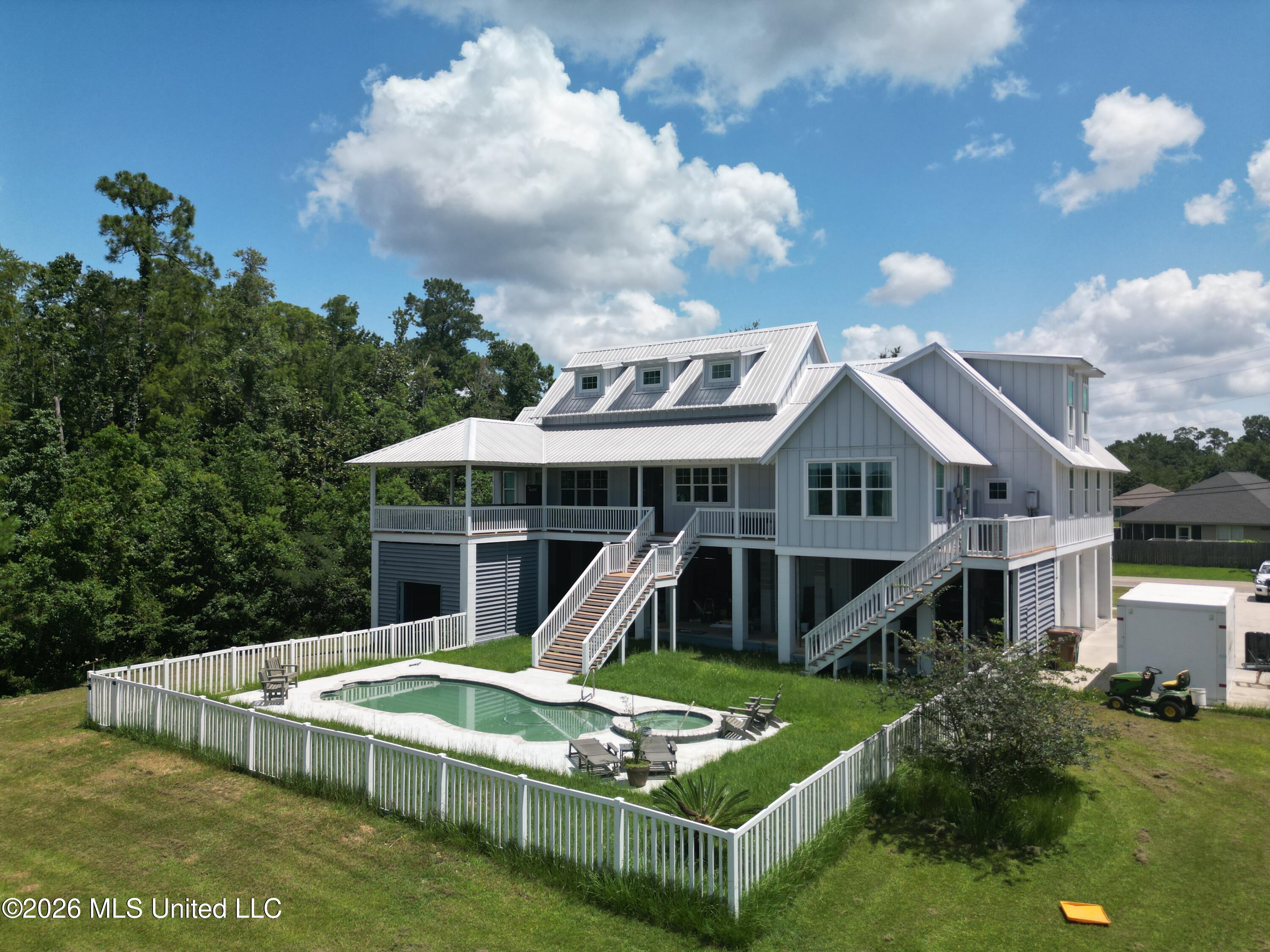 10565 Shorecrest Road Property Photo 9