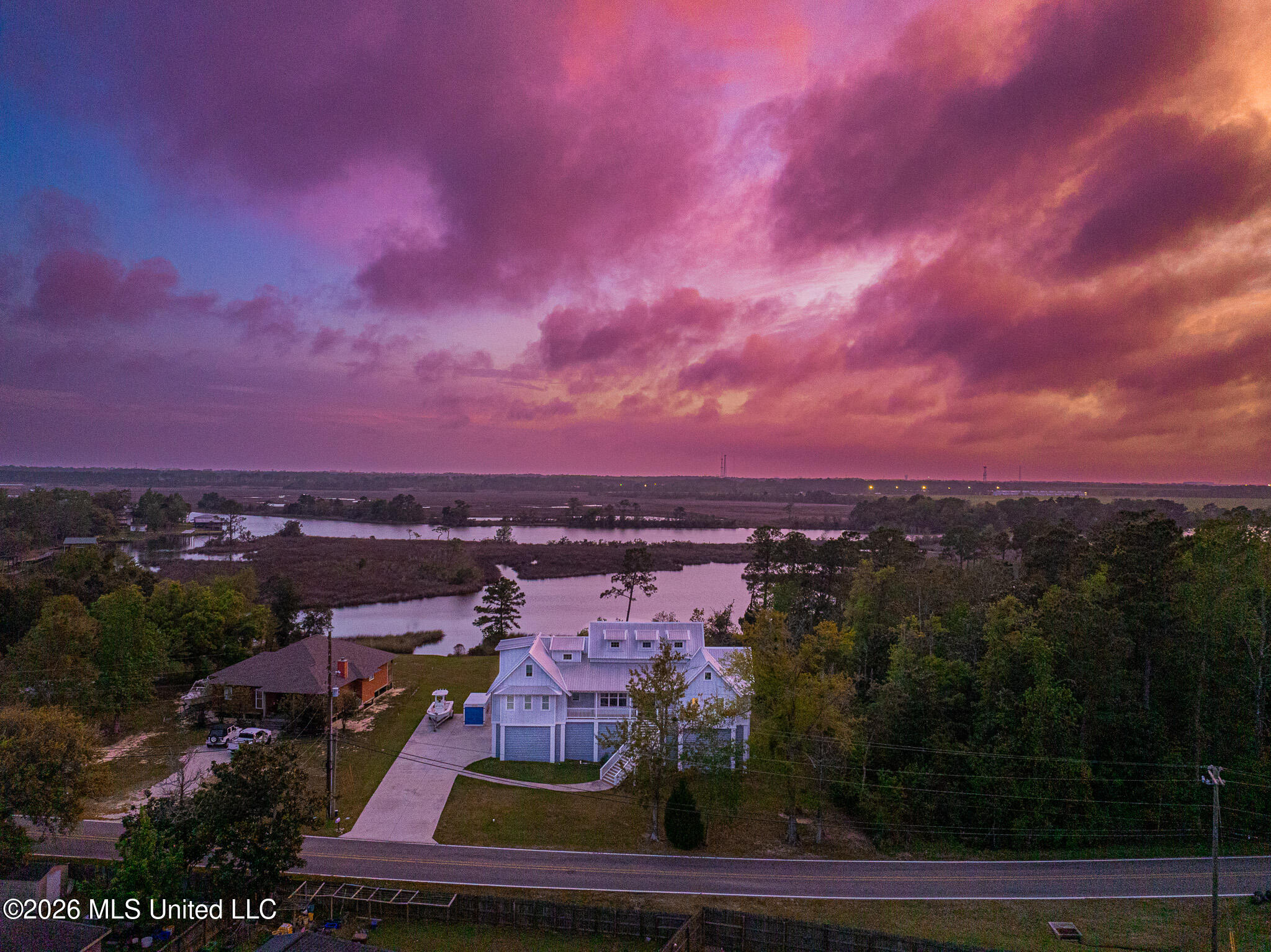 10565 Shorecrest Road Property Photo 13