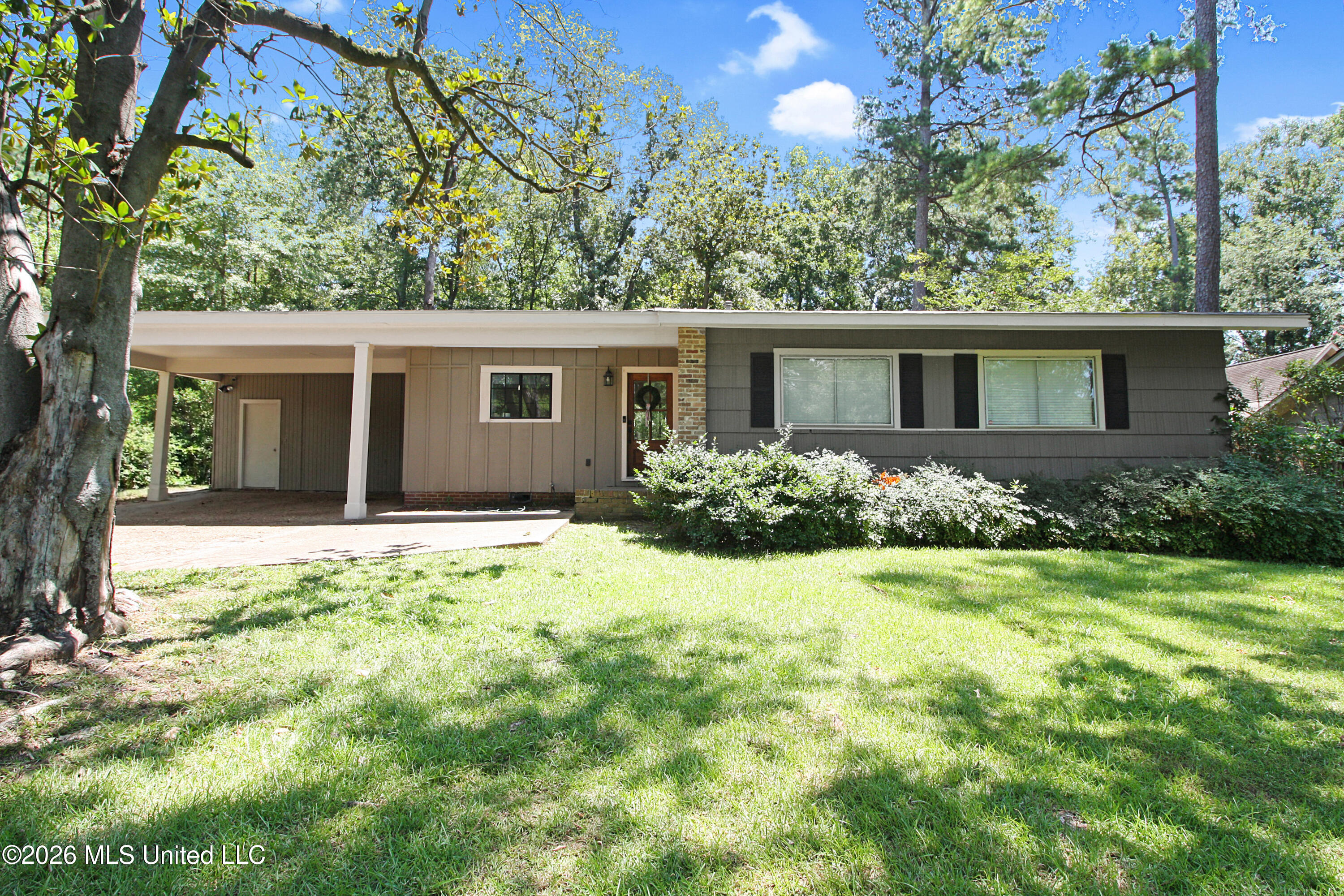 4038 Berkley Drive Property Photo 1