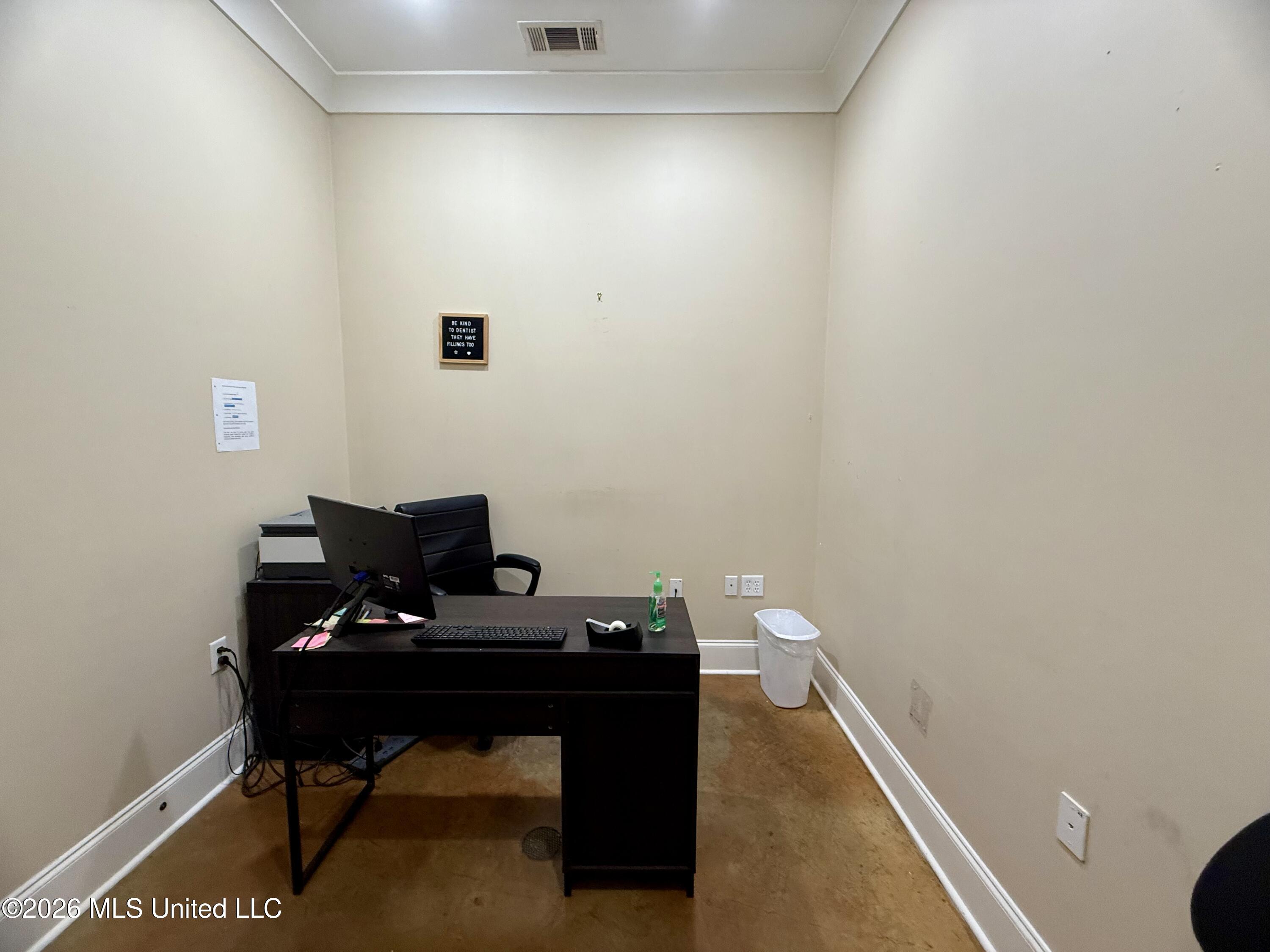 1237 Ms-35 Property Photo 8