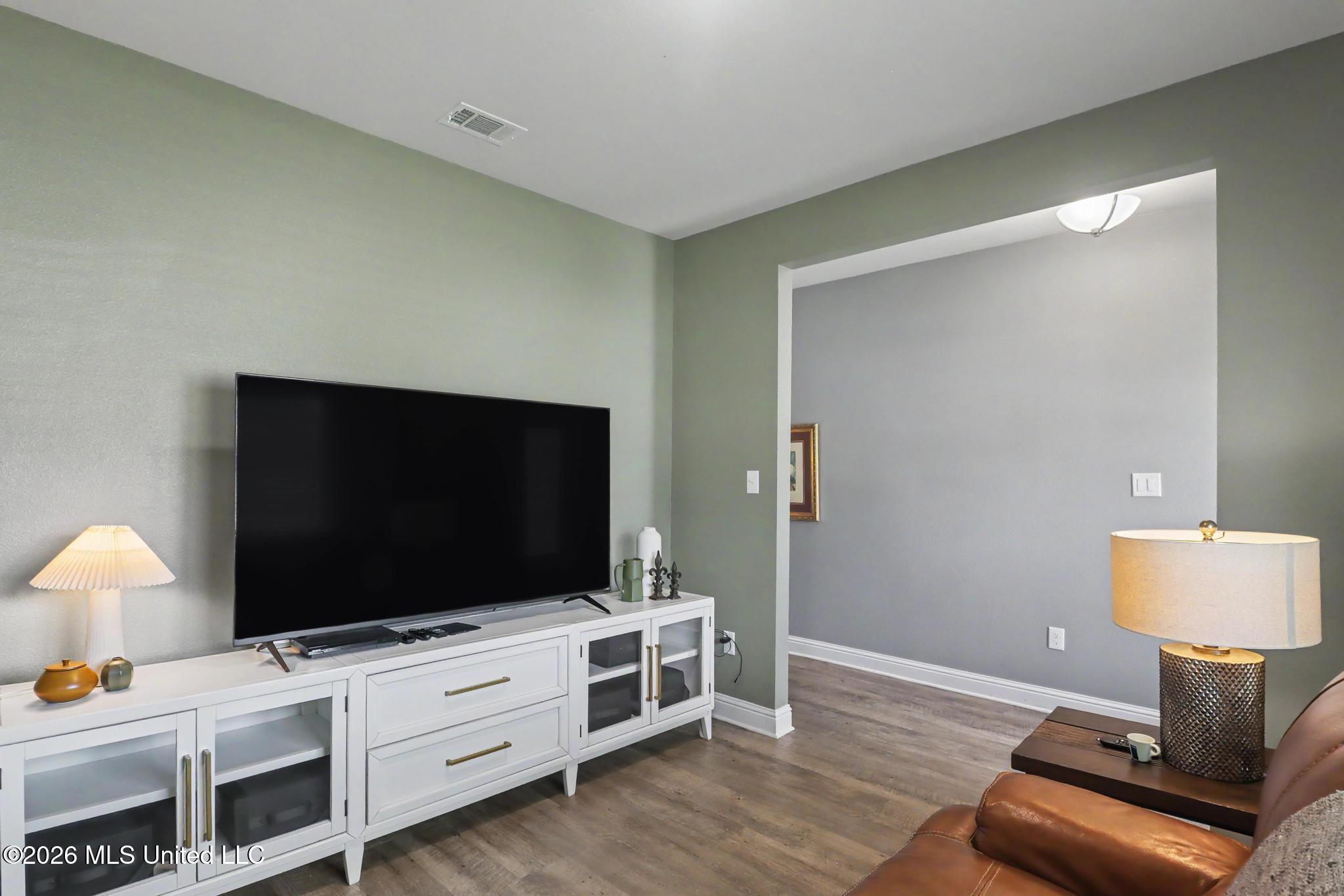 5722 Overland Drive Property Photo 13