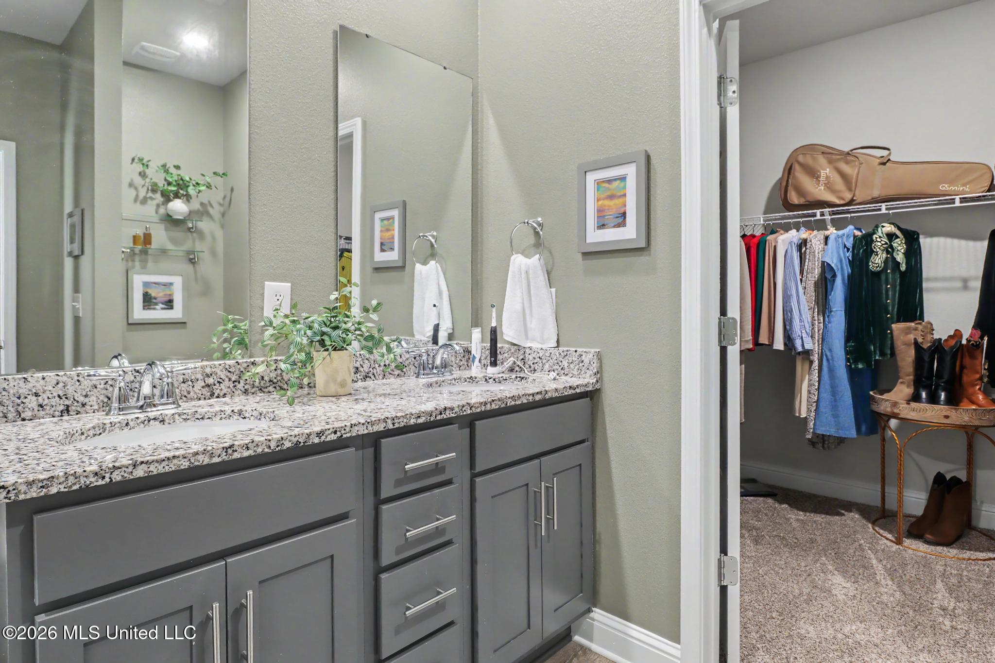 5722 Overland Drive Property Photo 17