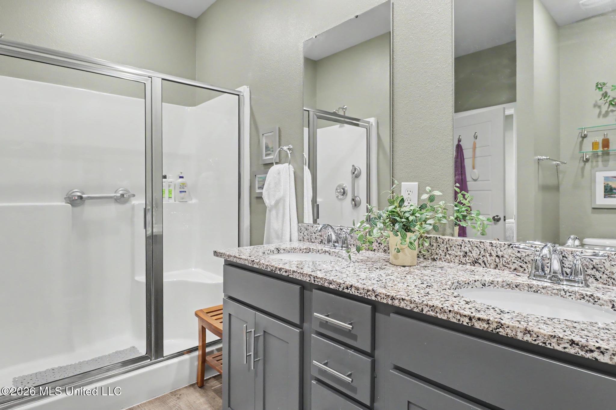 5722 Overland Drive Property Photo 18