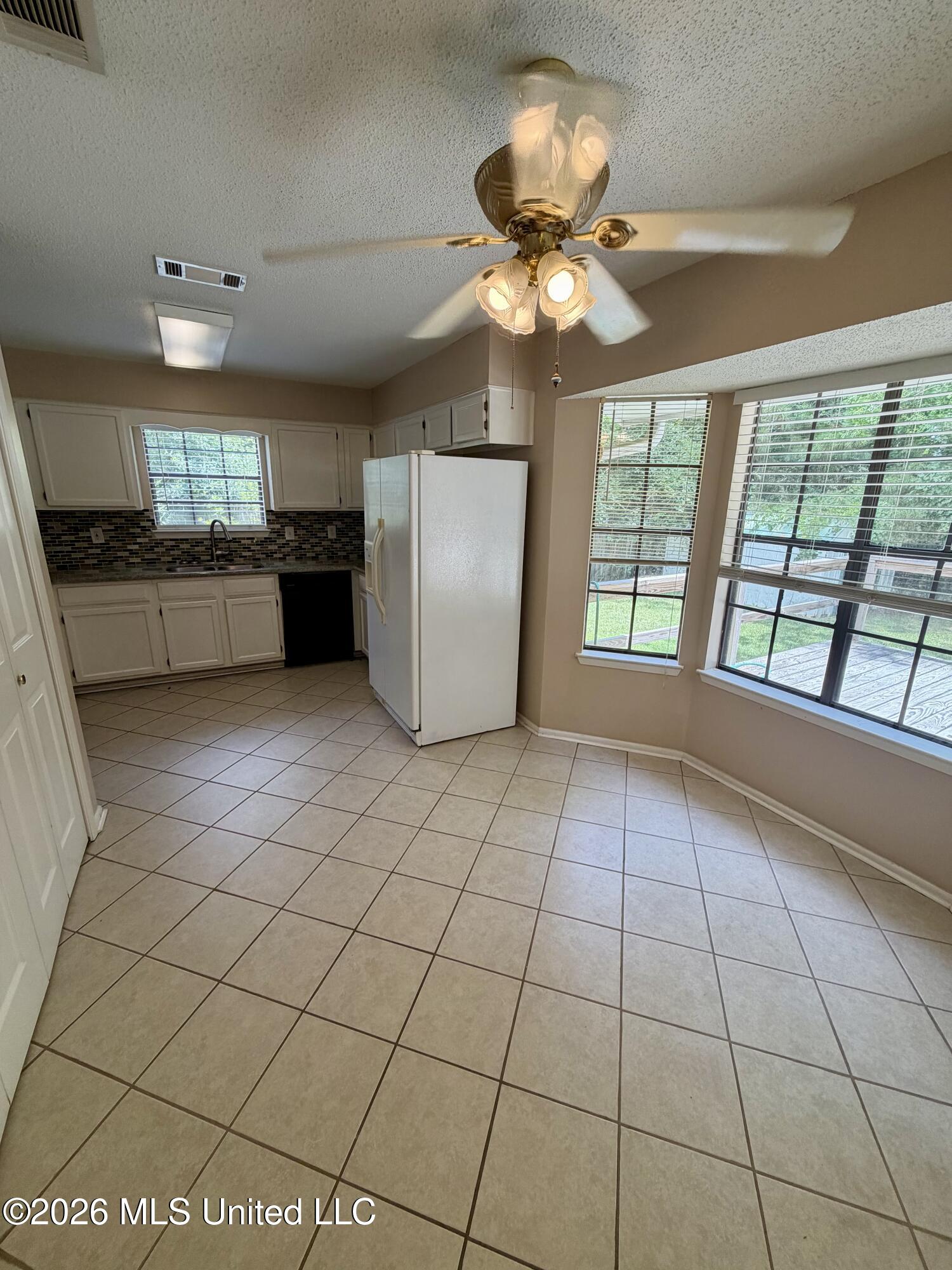 12 Joanna Lane Property Photo 5