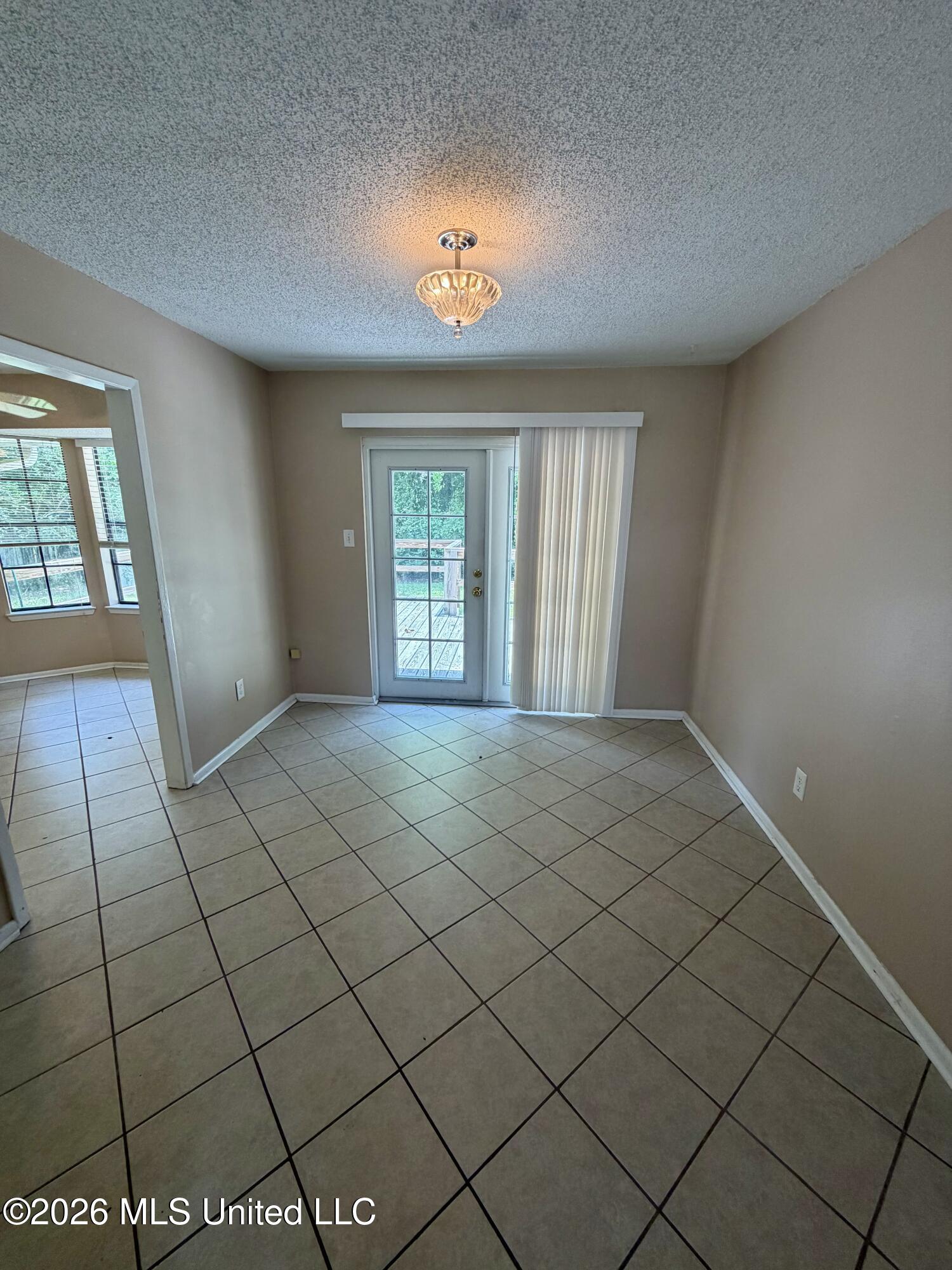 12 Joanna Lane Property Photo 6