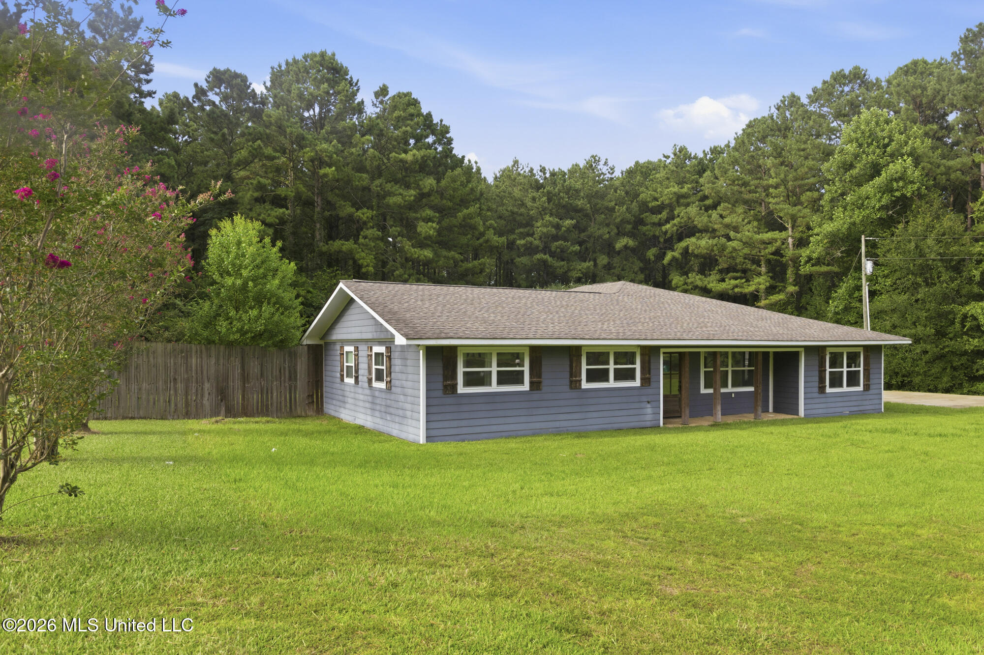918 Zetus Road Property Photo 2