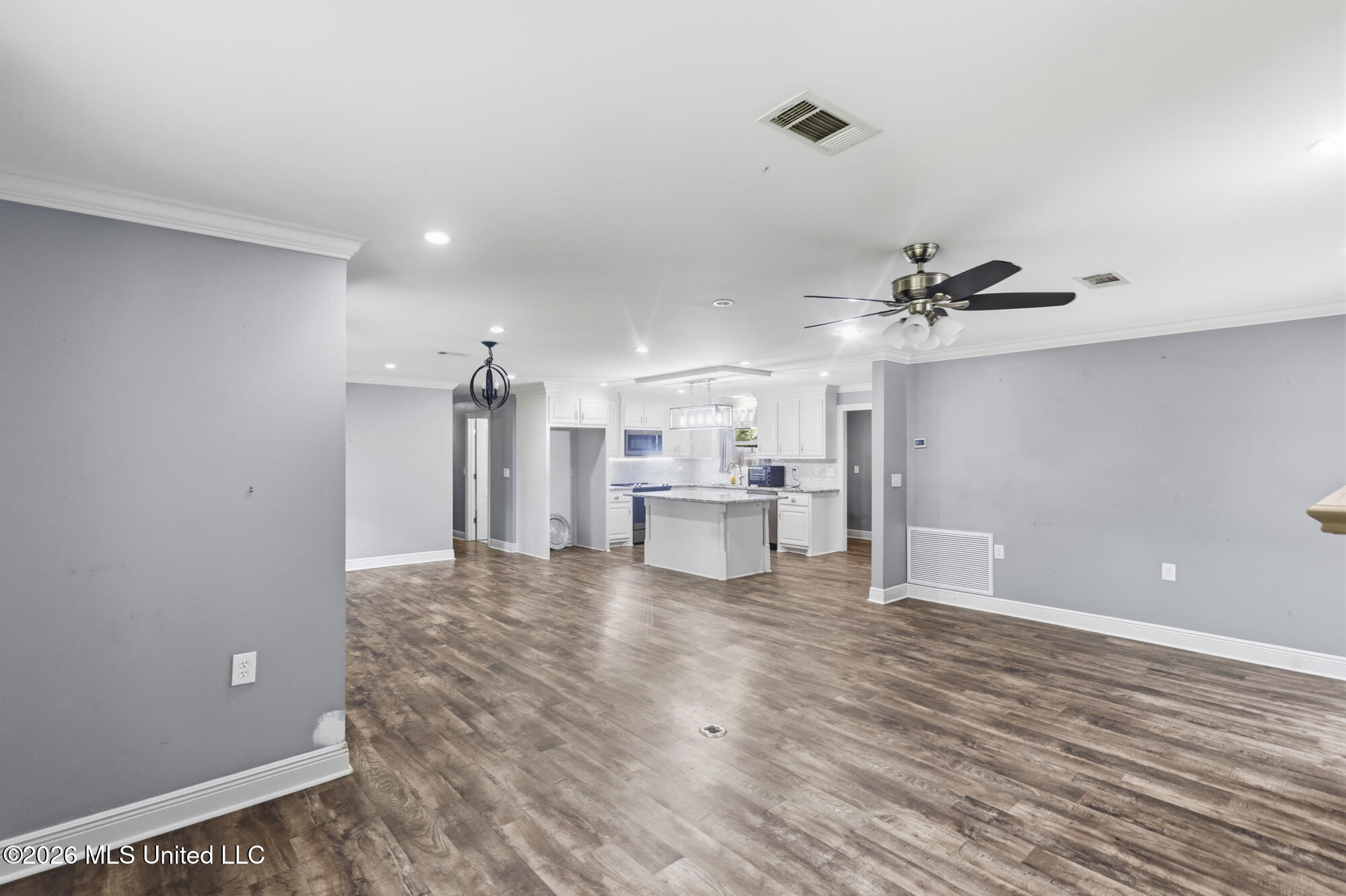 918 Zetus Road Property Photo 3