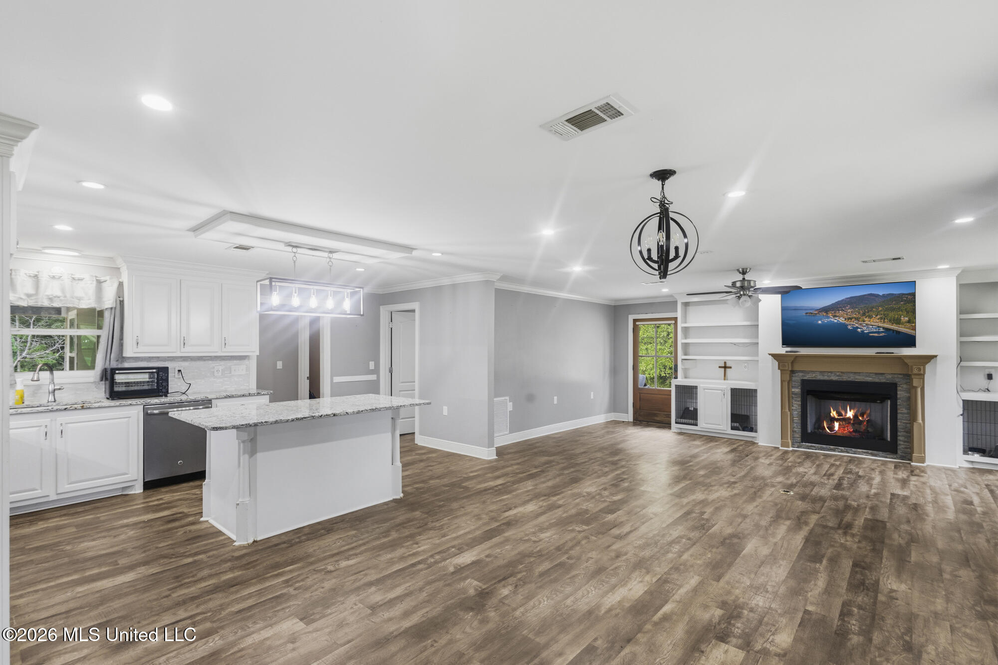 918 Zetus Road Property Photo 4