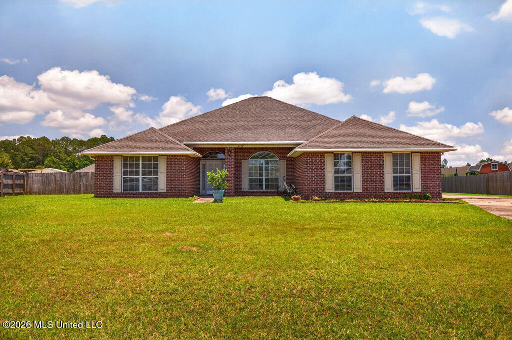 10152 Lake Forest Drive Property Photo 2