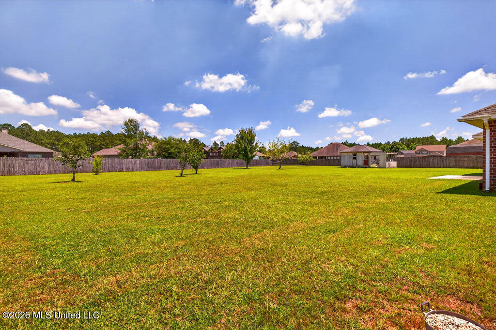 10152 Lake Forest Drive Property Photo 24