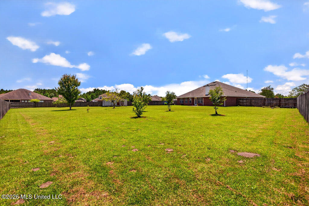 10152 Lake Forest Drive Property Photo 25