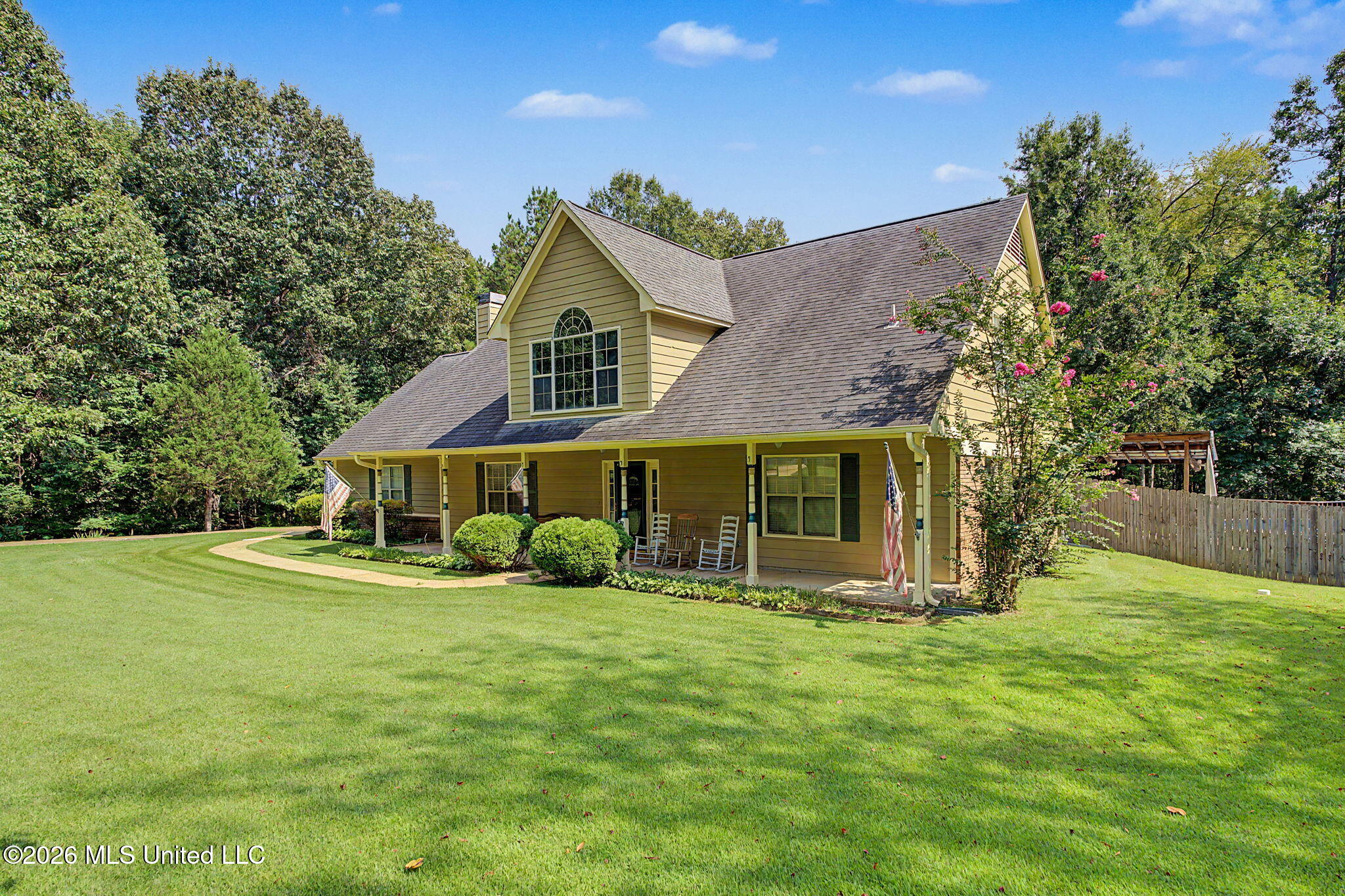 12985 Pine Crest Drive Property Photo 3