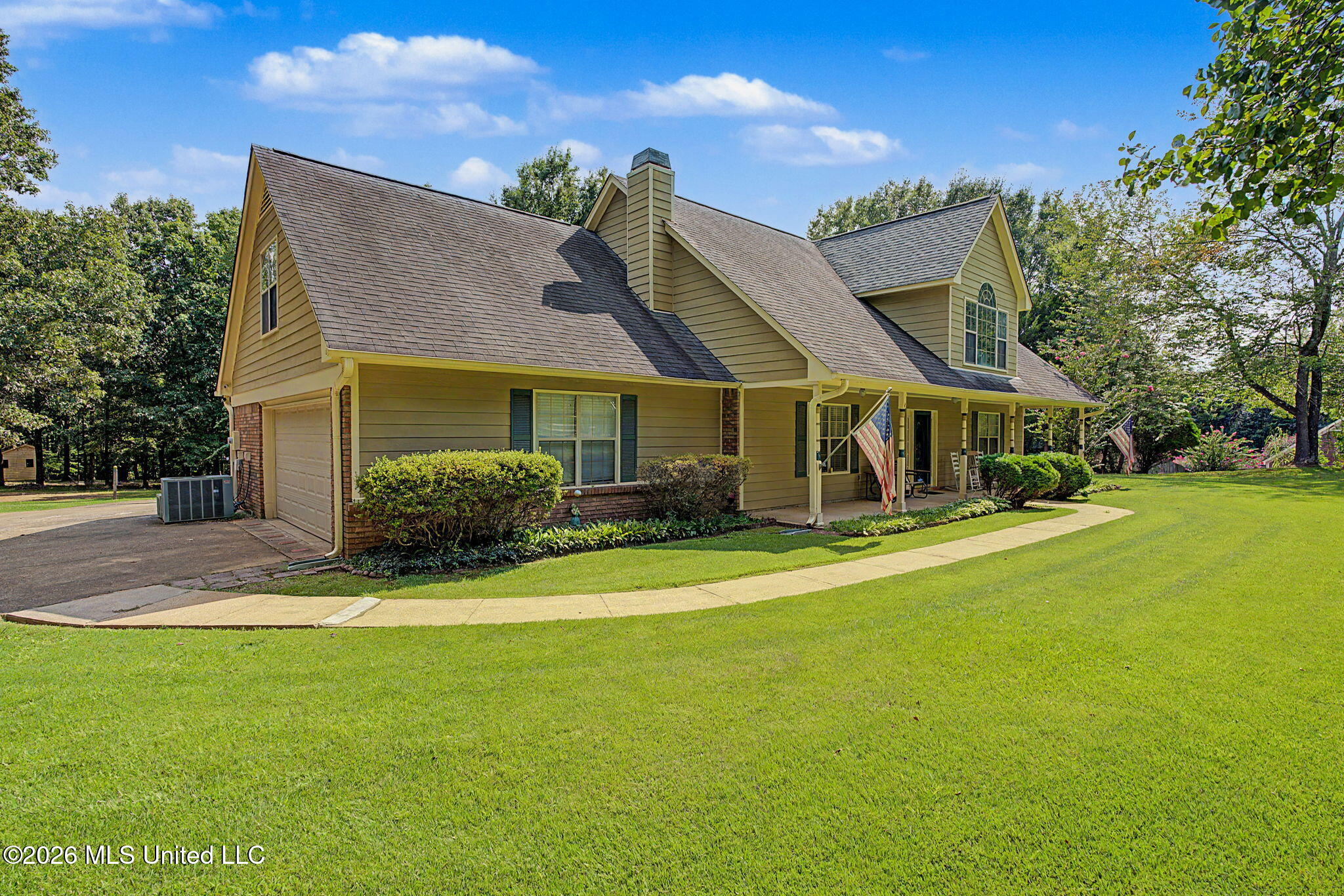12985 Pine Crest Drive Property Photo 4