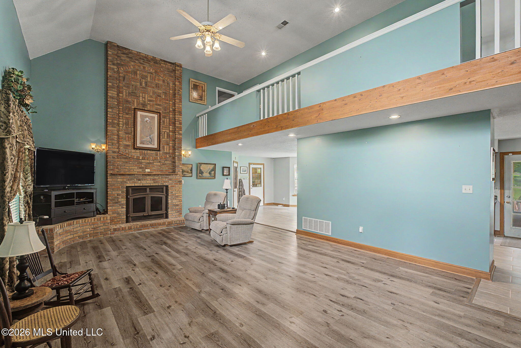 12985 Pine Crest Drive Property Photo 9