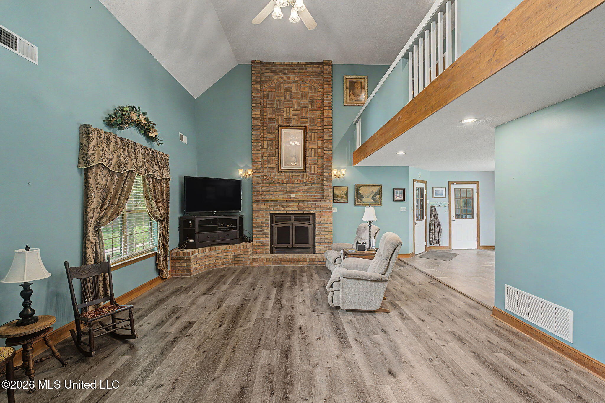 12985 Pine Crest Drive Property Photo 11
