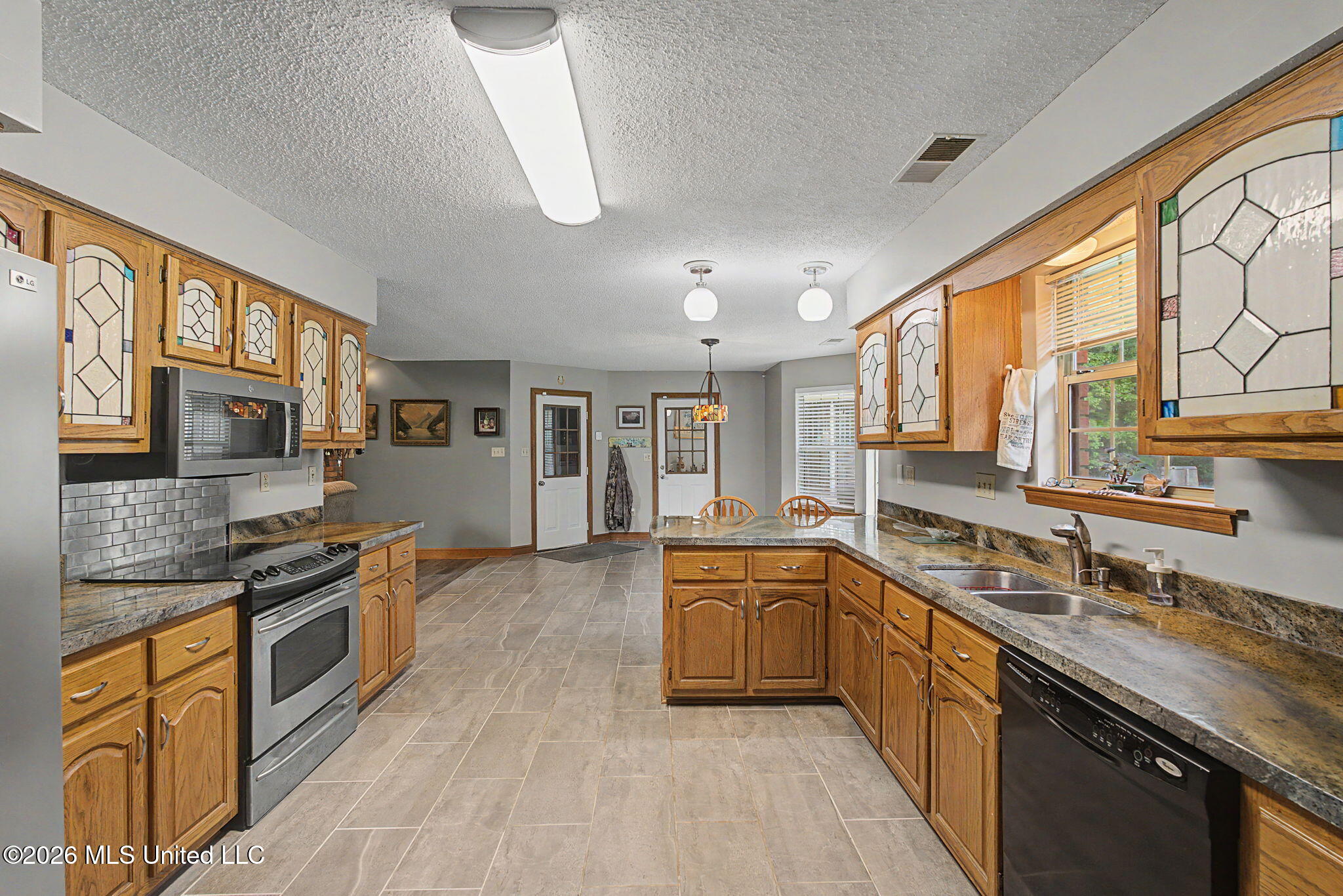 12985 Pine Crest Drive Property Photo 15