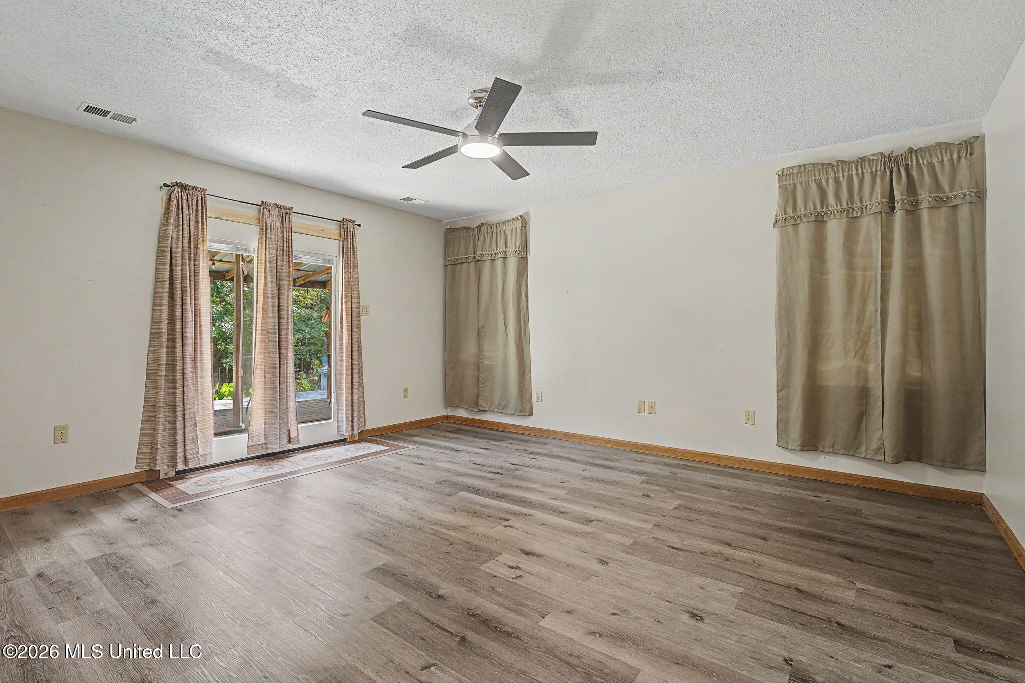 12985 Pine Crest Drive Property Photo 18