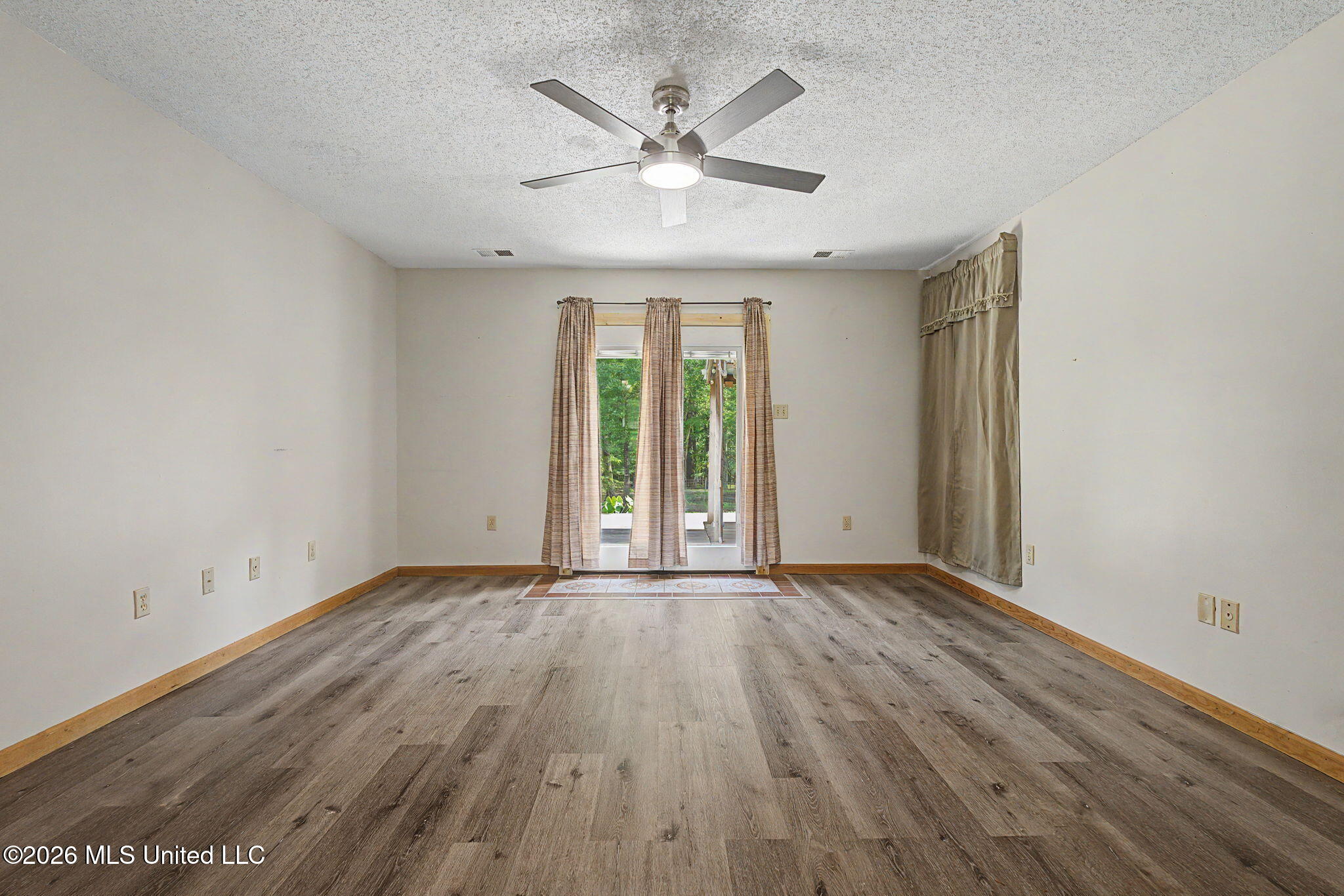 12985 Pine Crest Drive Property Photo 19