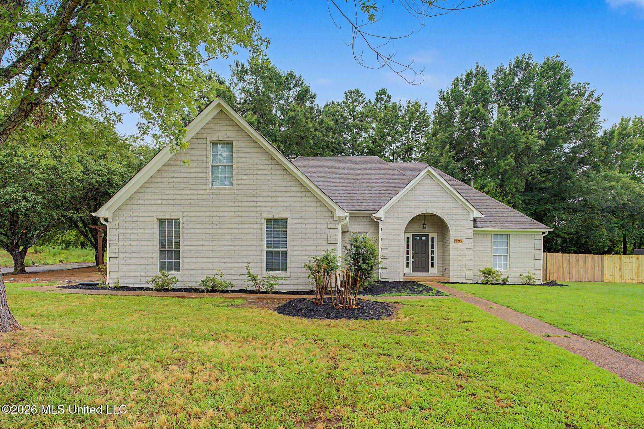 2215 Greencliff Drive Property Photo 3