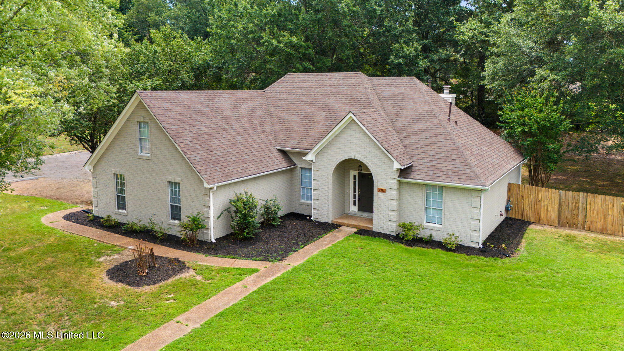 2215 Greencliff Drive Property Photo 5
