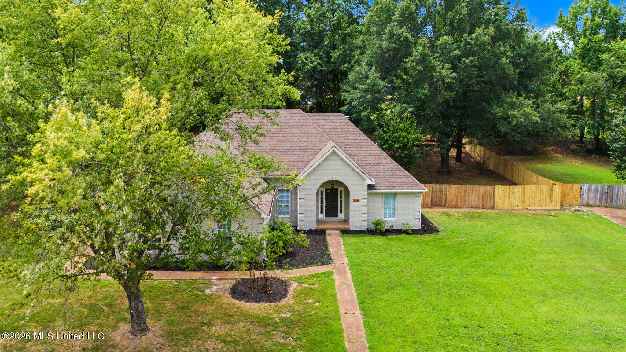 2215 Greencliff Drive Property Photo 6