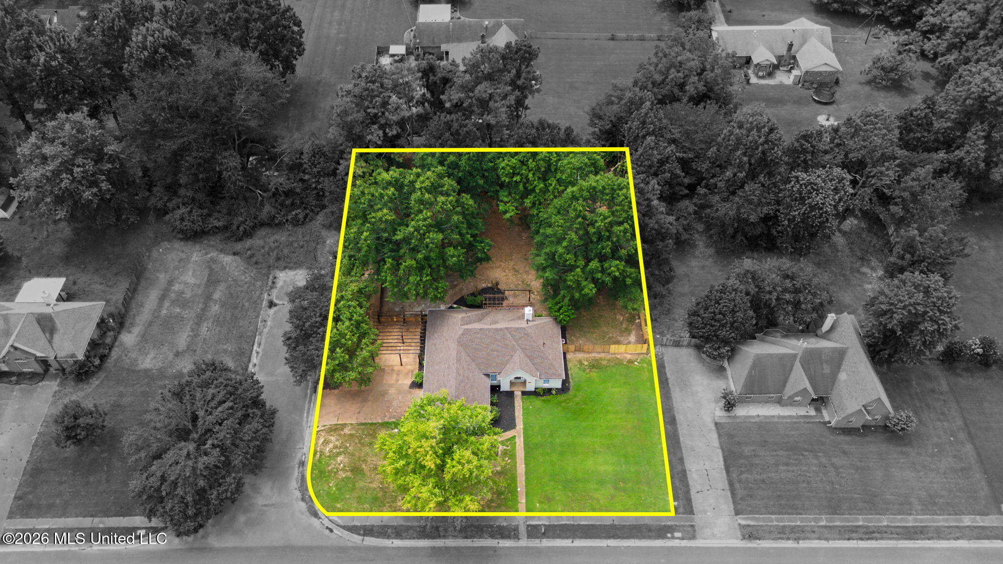2215 Greencliff Drive Property Photo 11