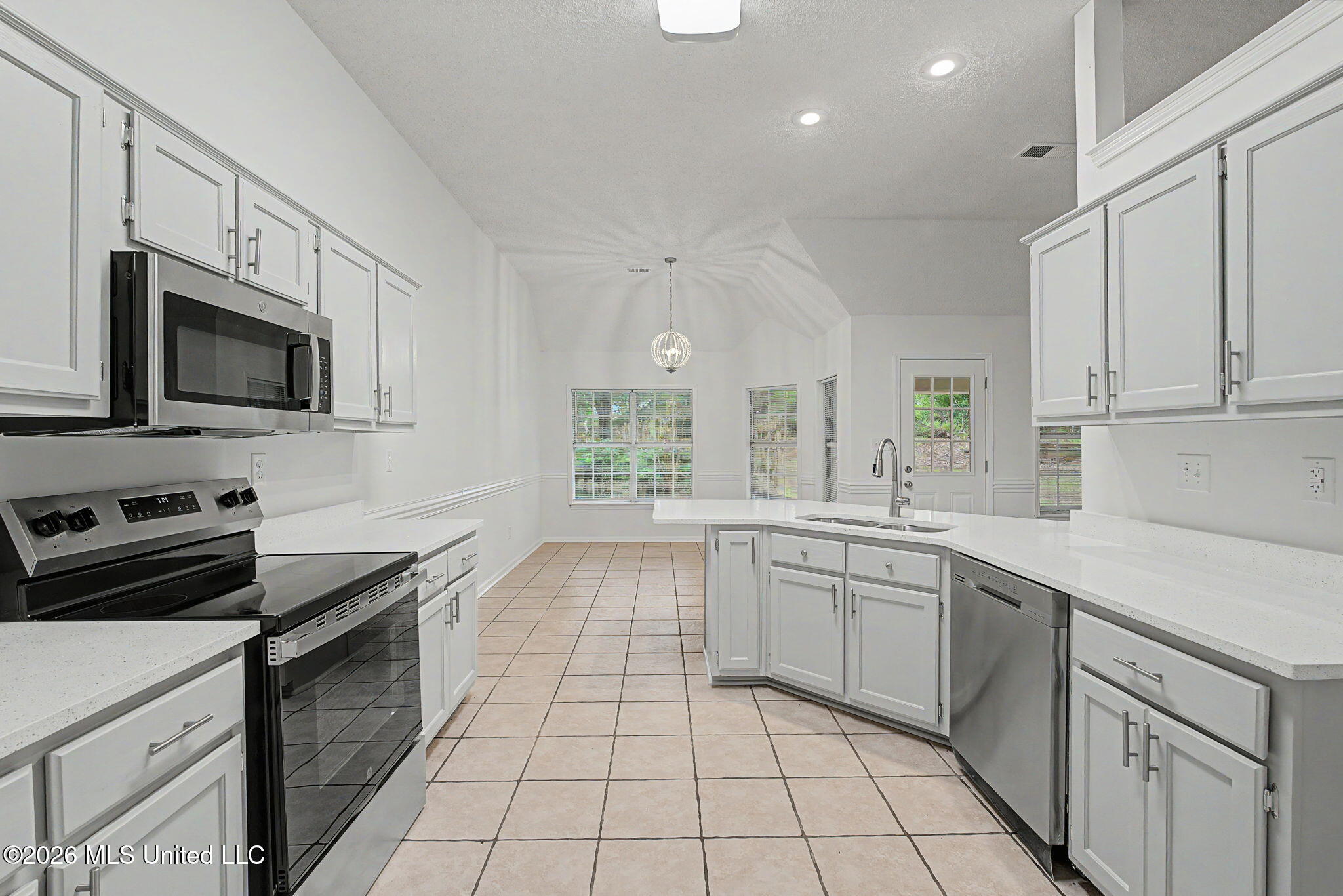 2215 Greencliff Drive Property Photo 19